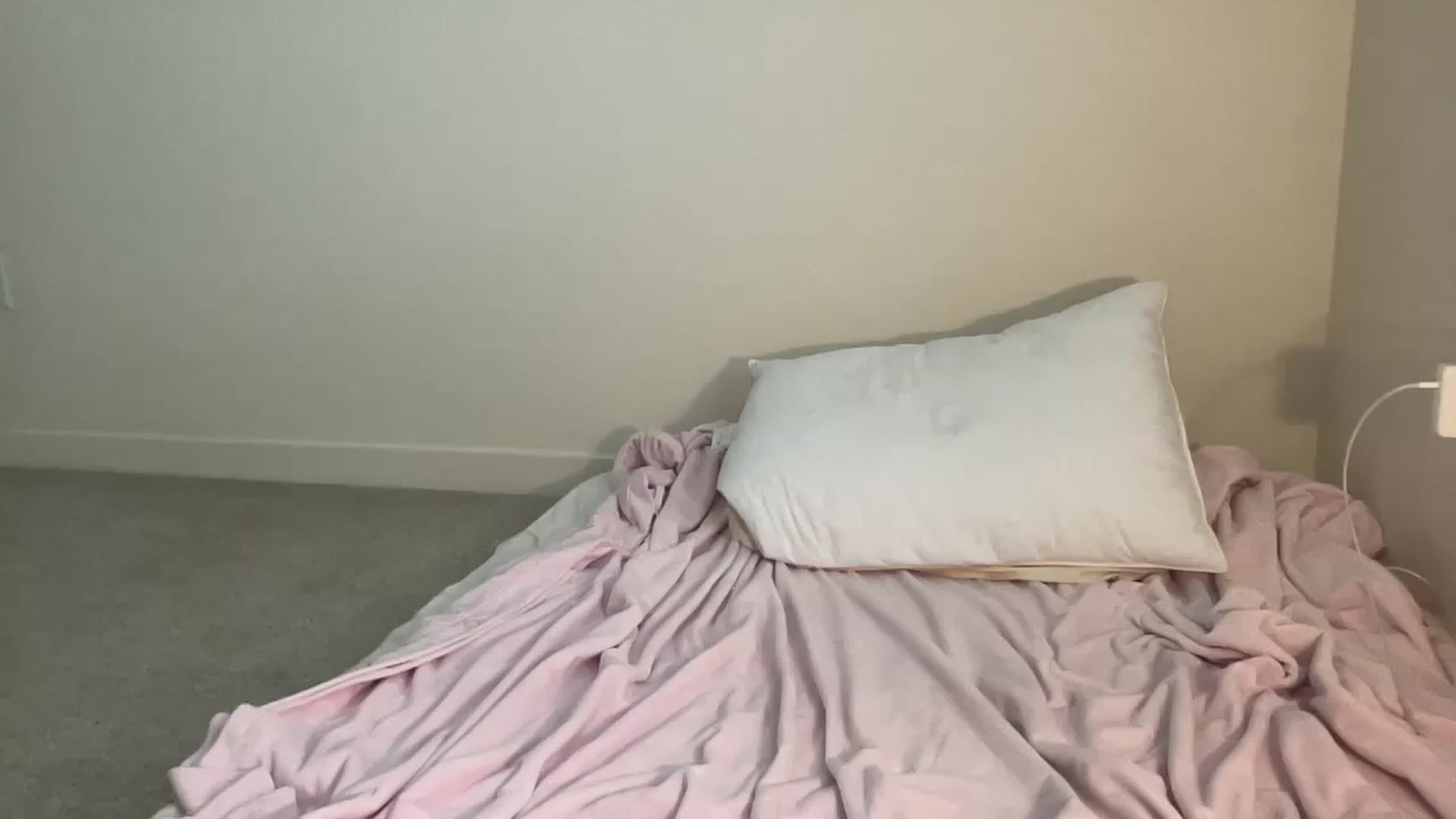 Gallery image thumbnail from BritneyMonroe's myfreecams stream on, 05/05/2023, 22:23 image 13 of 20