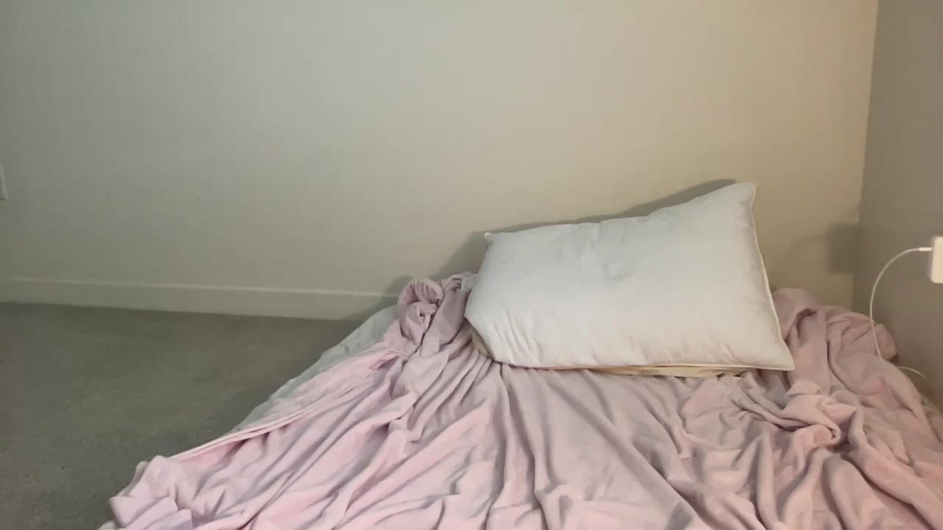 Gallery image thumbnail from BritneyMonroe's myfreecams stream on, 05/05/2023, 22:23 image 14 of 20