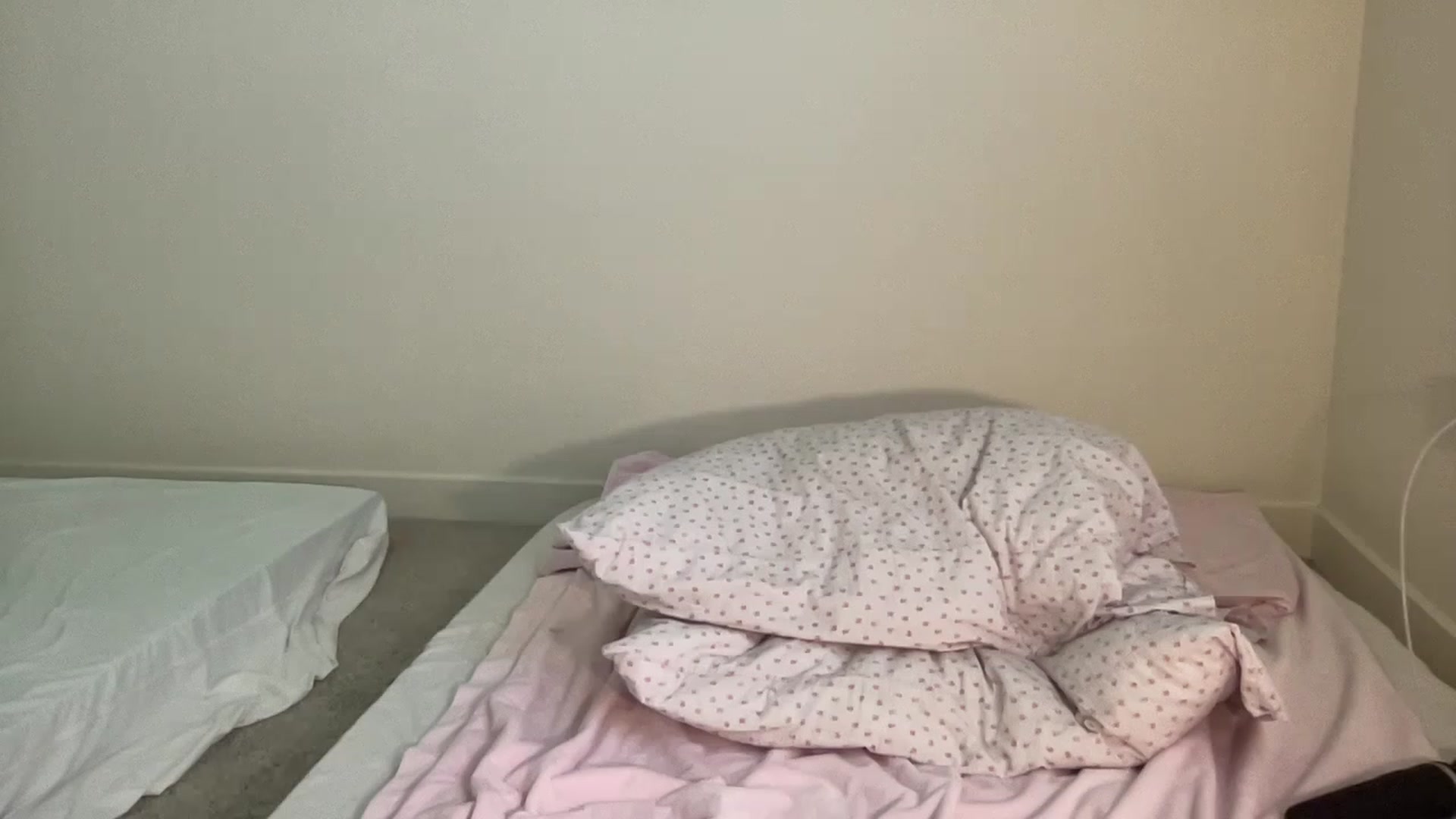 Gallery image thumbnail from BritneyMonroe's myfreecams stream on, 05/12/2023, 22:27 image 8 of 20