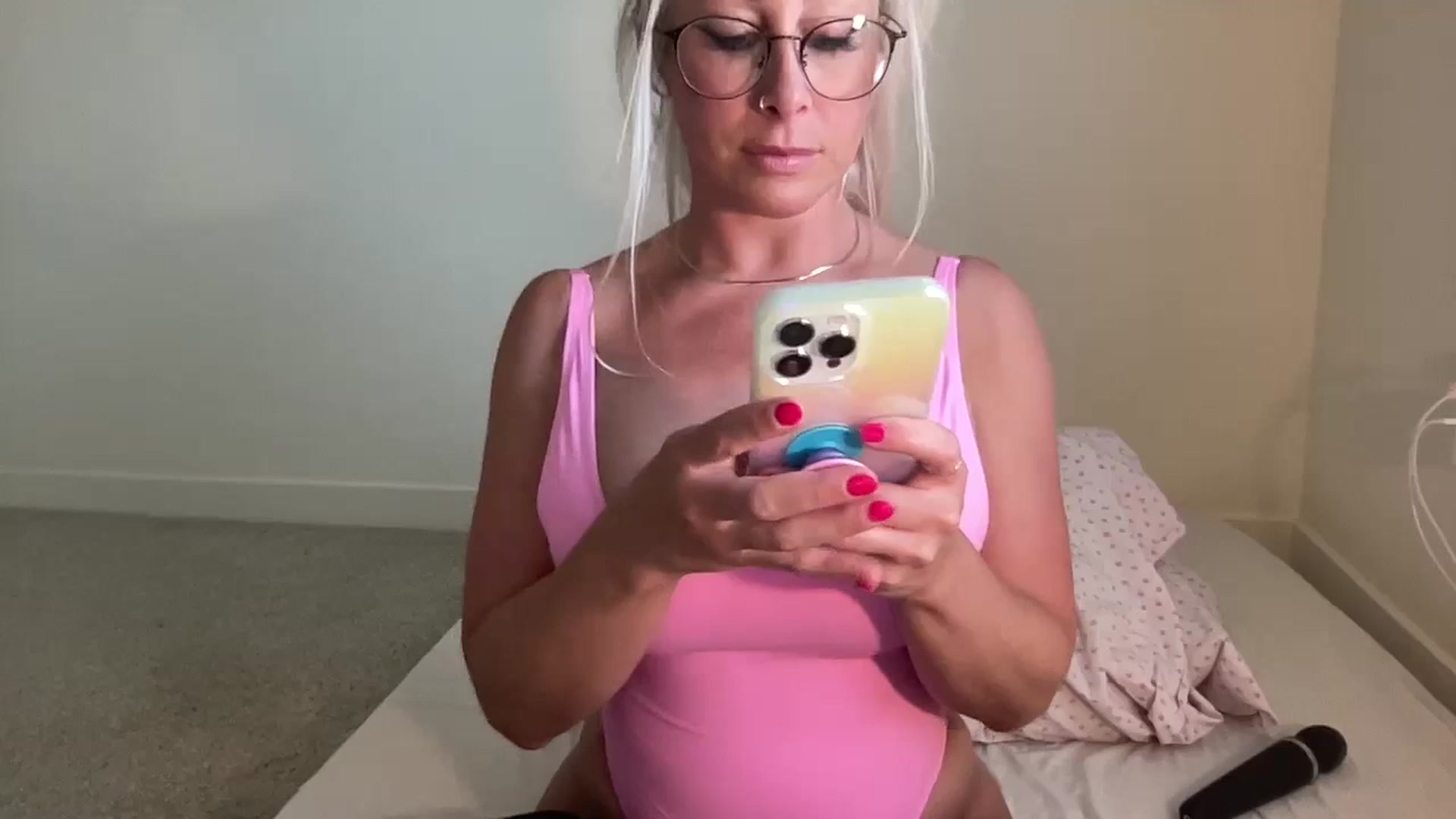 Gallery image thumbnail from BritneyMonroe's myfreecams stream on, 05/21/2023, 23:25 image 1 of 20