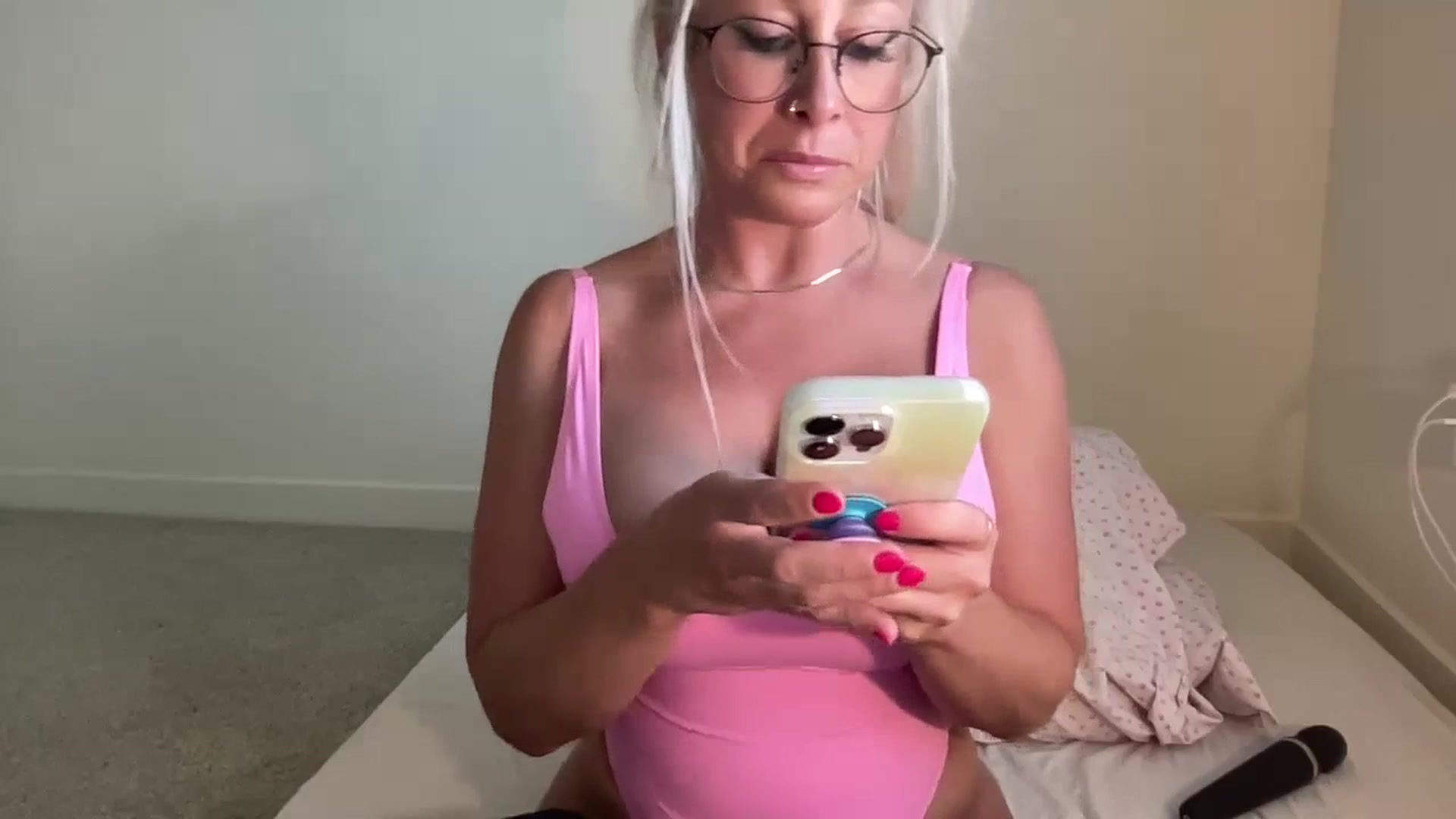 Gallery image thumbnail from BritneyMonroe's myfreecams stream on, 05/21/2023, 23:25 image 2 of 20