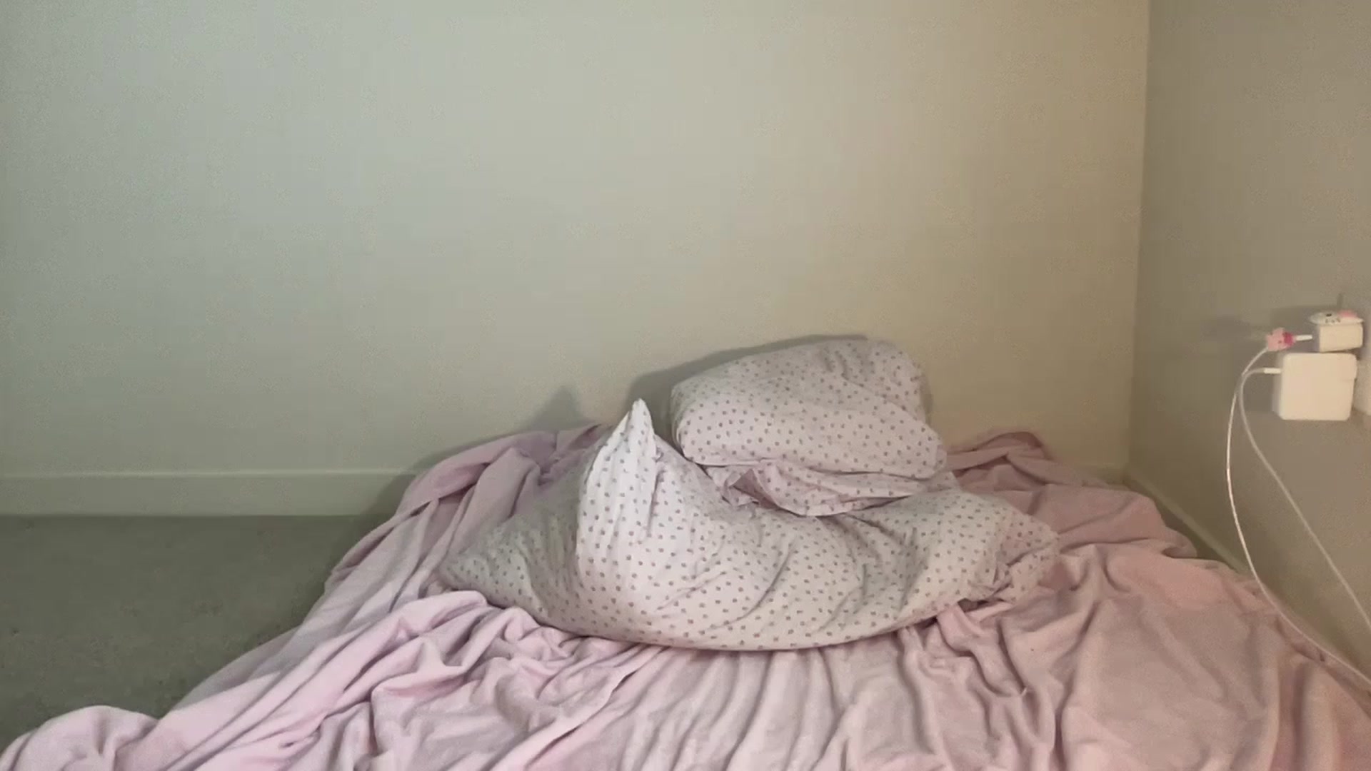 Gallery image thumbnail from BritneyMonroe's myfreecams stream on, 05/22/2023, 18:36 image 4 of 20