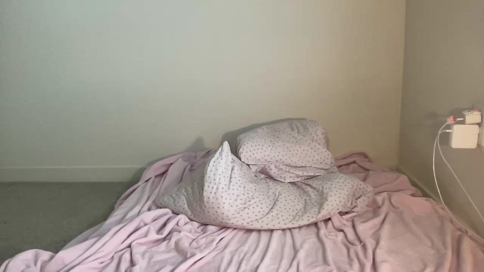 Gallery image thumbnail from BritneyMonroe's myfreecams stream on, 05/22/2023, 18:36 image 3 of 20