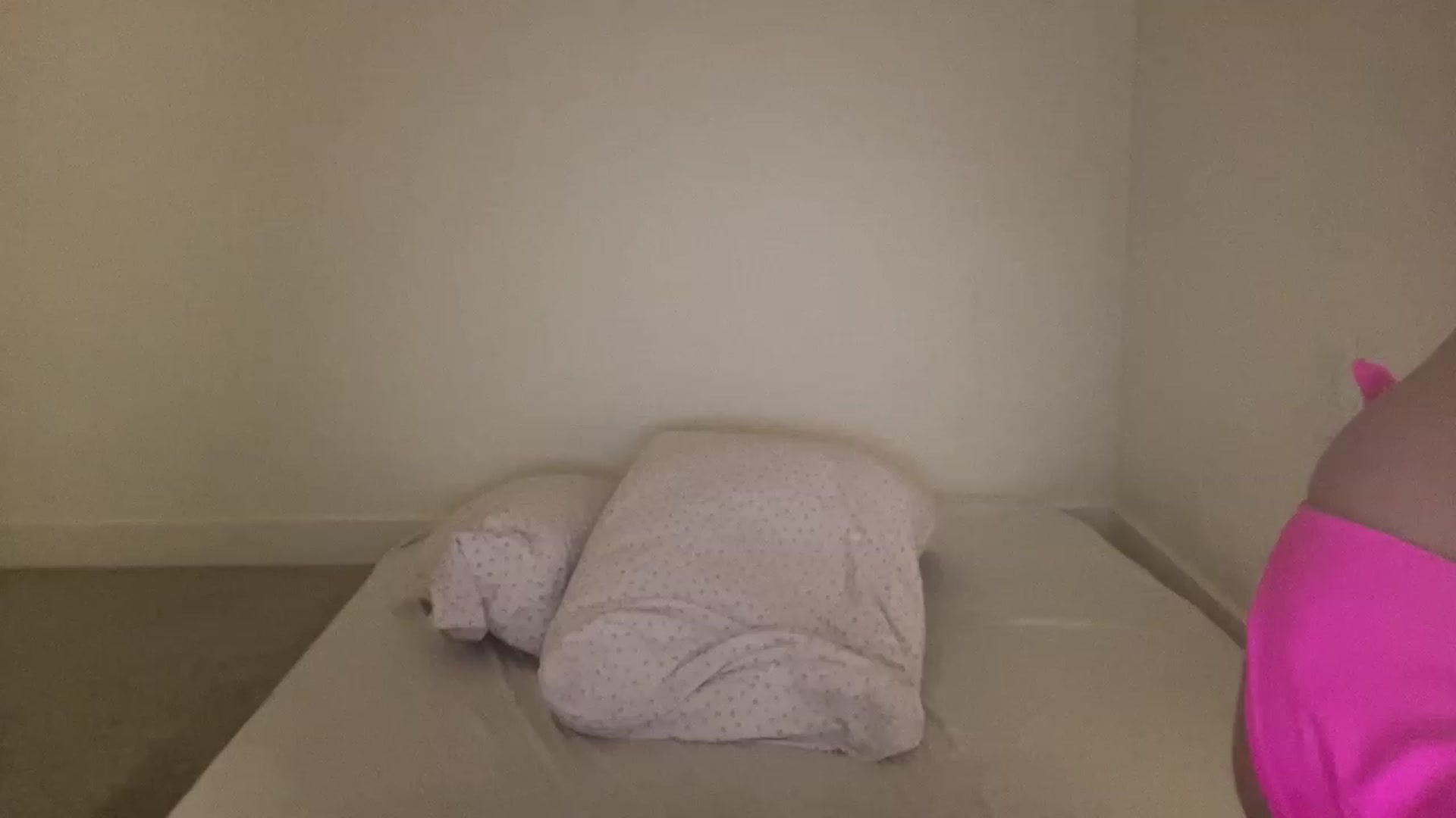 Gallery image thumbnail from BritneyMonroe's myfreecams stream on, 06/01/2023, 06:35 image 7 of 20