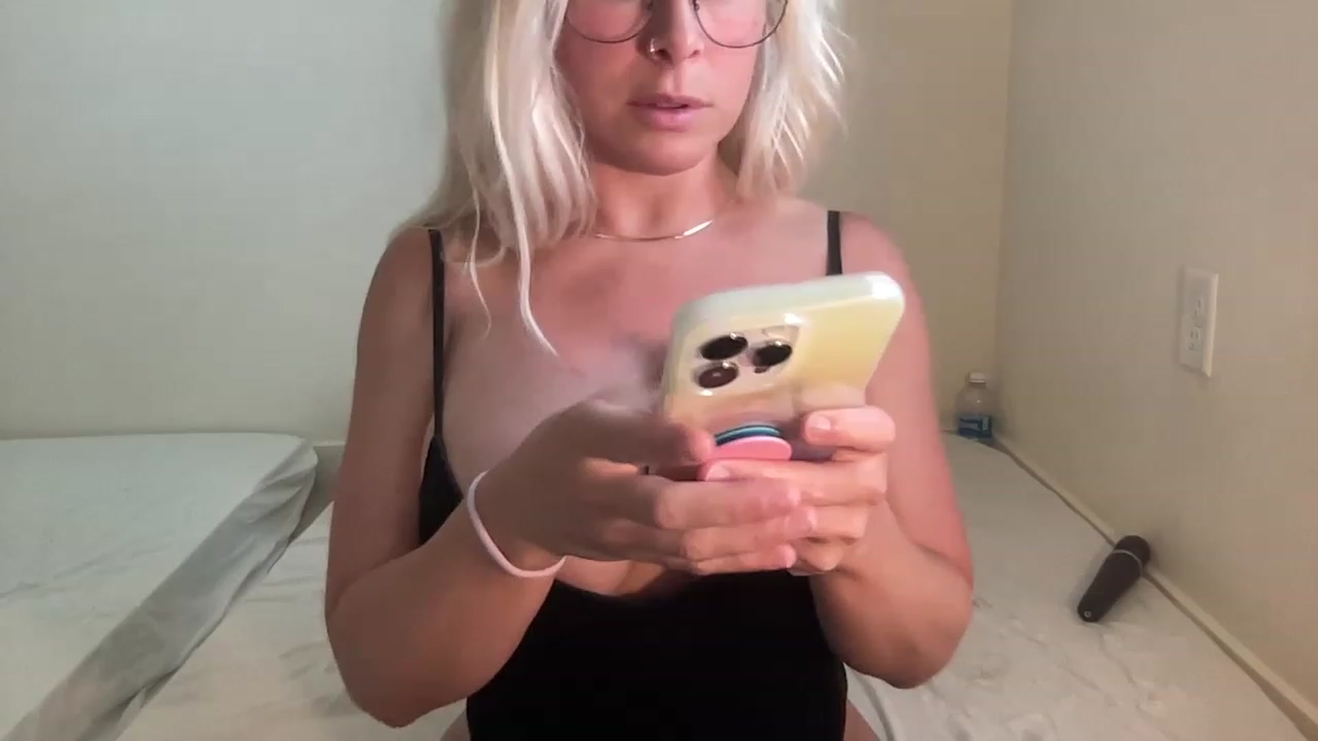 Gallery image thumbnail from BritneyMonroe's myfreecams stream on, 06/08/2023, 19:16 image 4 of 20