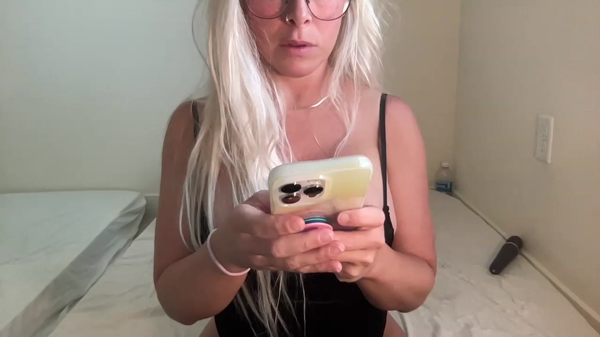 Gallery image thumbnail from BritneyMonroe's myfreecams stream on, 06/08/2023, 19:16 image 1 of 20