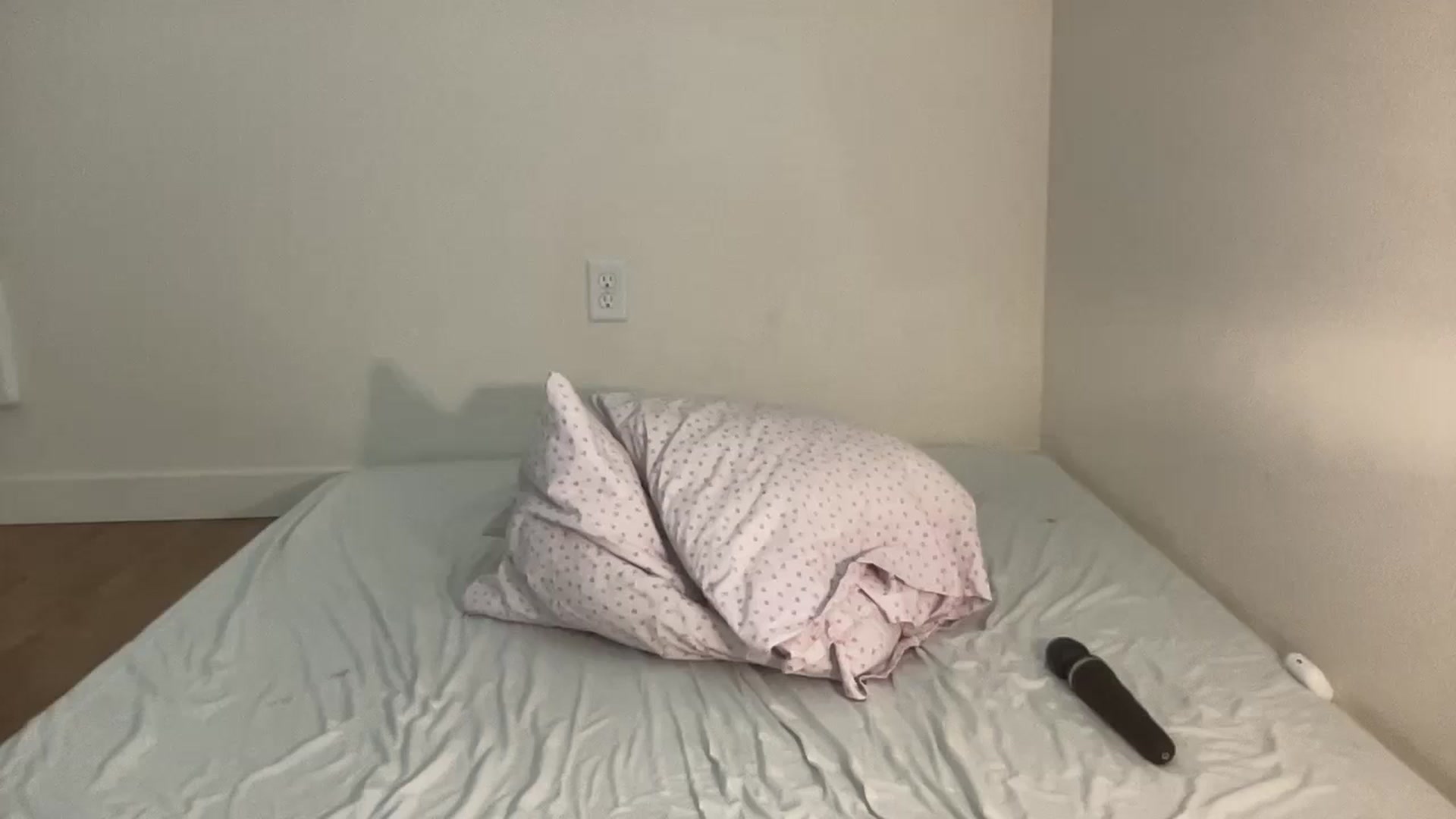 Gallery image thumbnail from BritneyMonroe's myfreecams stream on, 06/12/2023, 21:21 image 10 of 20
