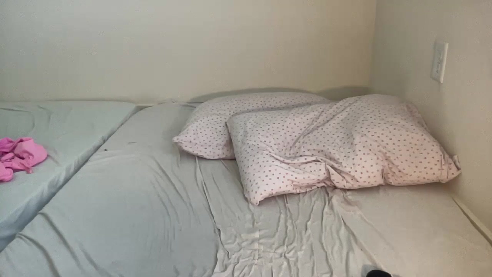 Gallery image thumbnail from BritneyMonroe's myfreecams stream on, 06/15/2023, 21:51 image 19 of 20