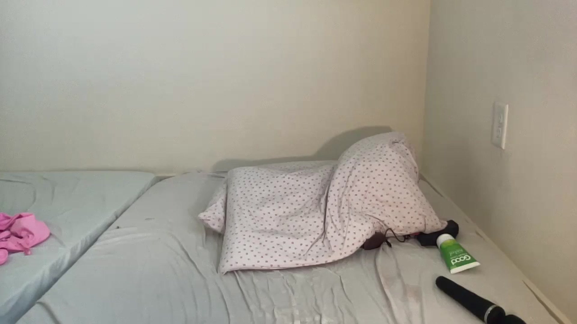 Gallery image thumbnail from BritneyMonroe's myfreecams stream on, 06/15/2023, 21:51 image 18 of 20