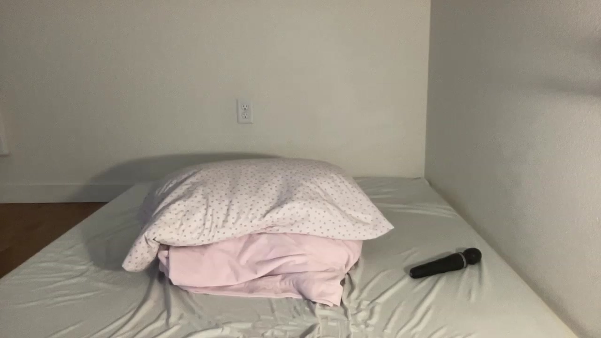 Gallery image thumbnail from BritneyMonroe's myfreecams stream on, 06/26/2023, 06:02 image 6 of 20