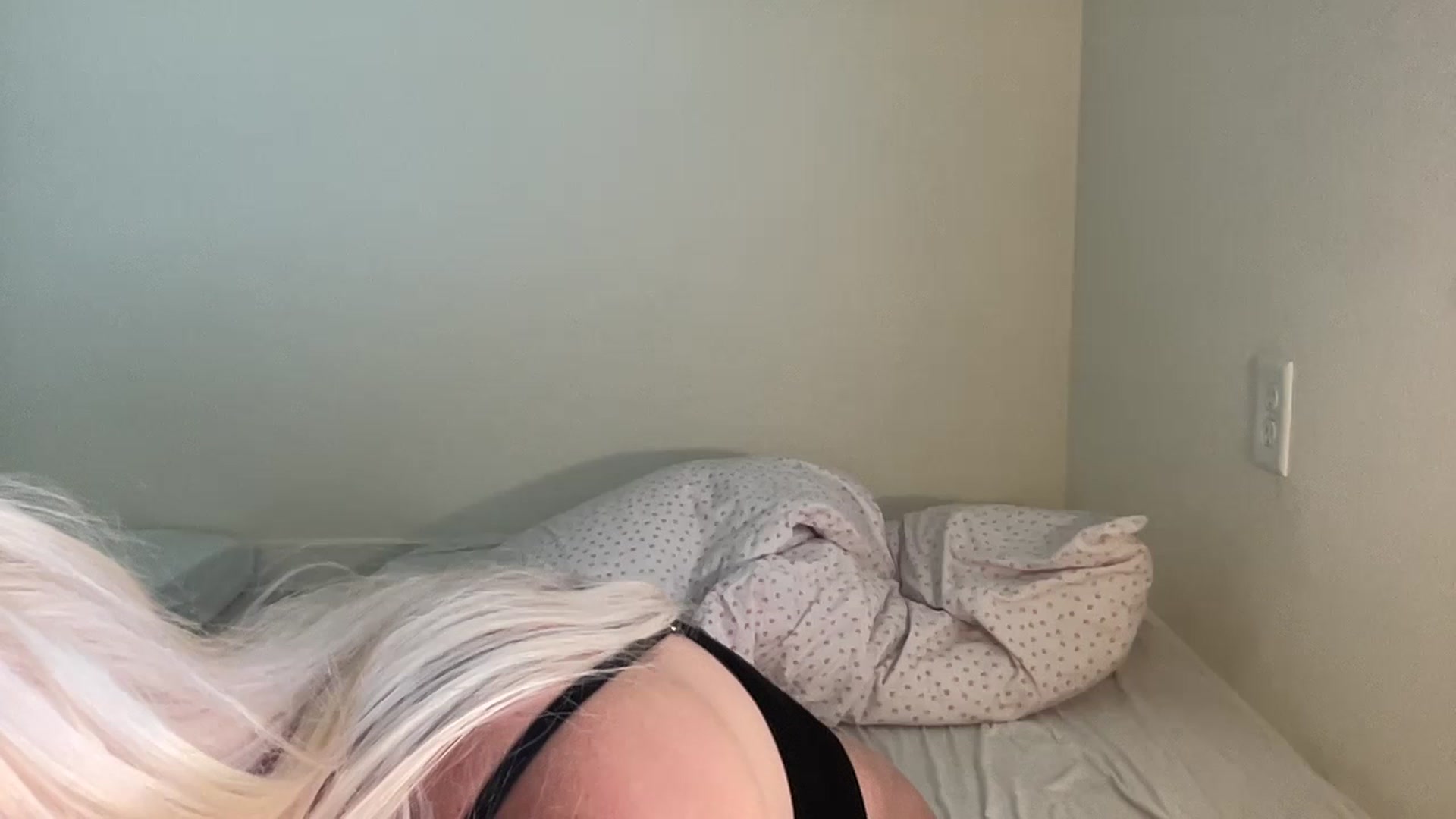 Gallery image thumbnail from BritneyMonroe's myfreecams stream on, 06/28/2023, 18:34 image 9 of 20