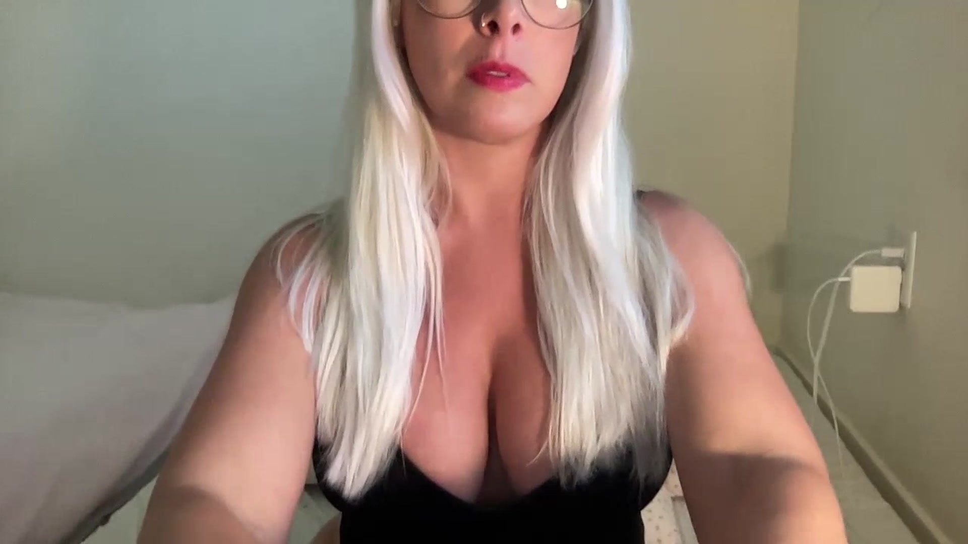 Gallery image thumbnail from BritneyMonroe's myfreecams stream on, 07/12/2023, 24:02 image 5 of 20