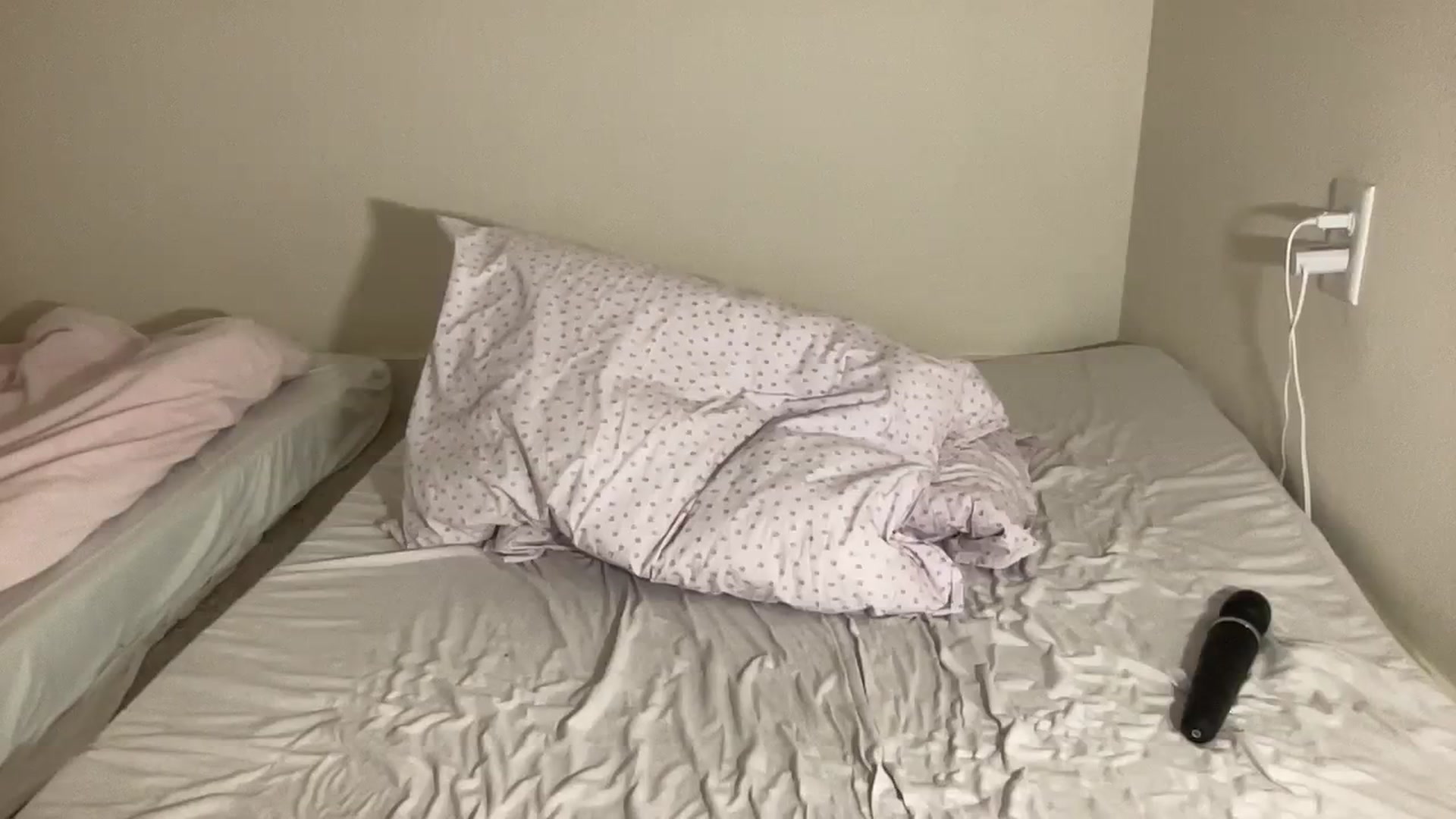 Gallery image thumbnail from BritneyMonroe's myfreecams stream on, 08/13/2023, 05:45 image 10 of 20