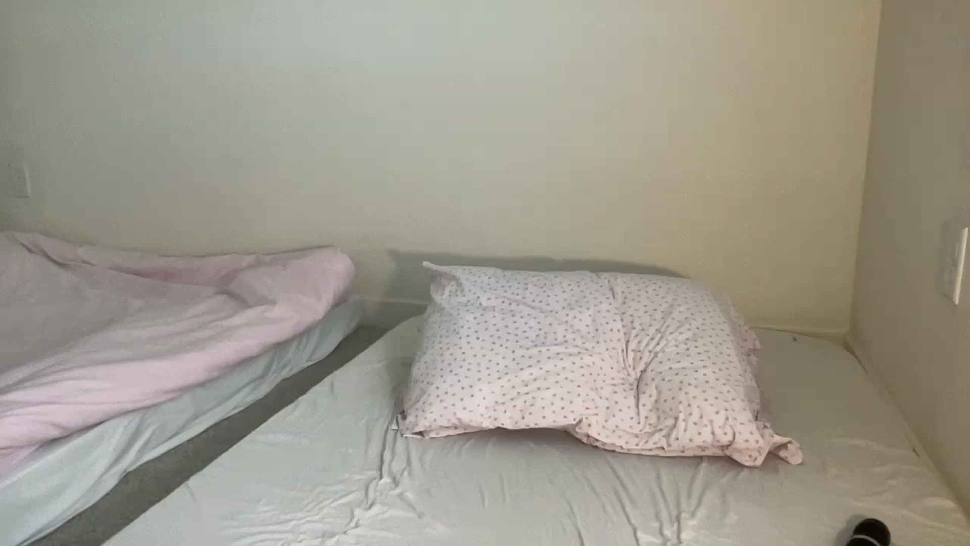 Gallery image thumbnail from BritneyMonroe's myfreecams stream on, 08/19/2023, 23:41 image 4 of 20