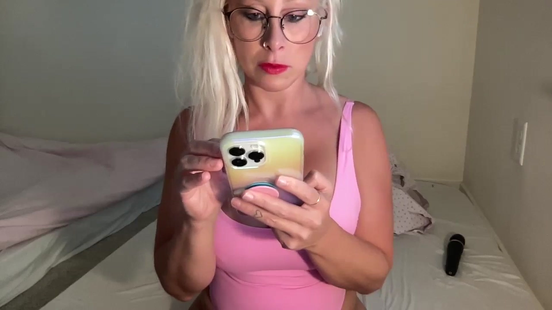 Gallery image thumbnail from BritneyMonroe's myfreecams stream on, 08/20/2023, 02:01 image 6 of 20
