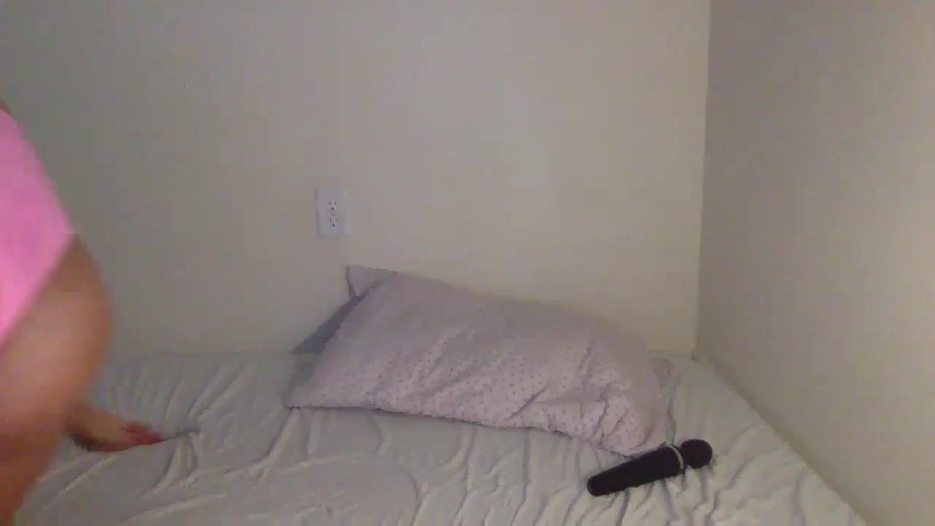 Gallery image thumbnail from BritneyMonroe's myfreecams stream on, 08/23/2023, 02:58 image 16 of 20