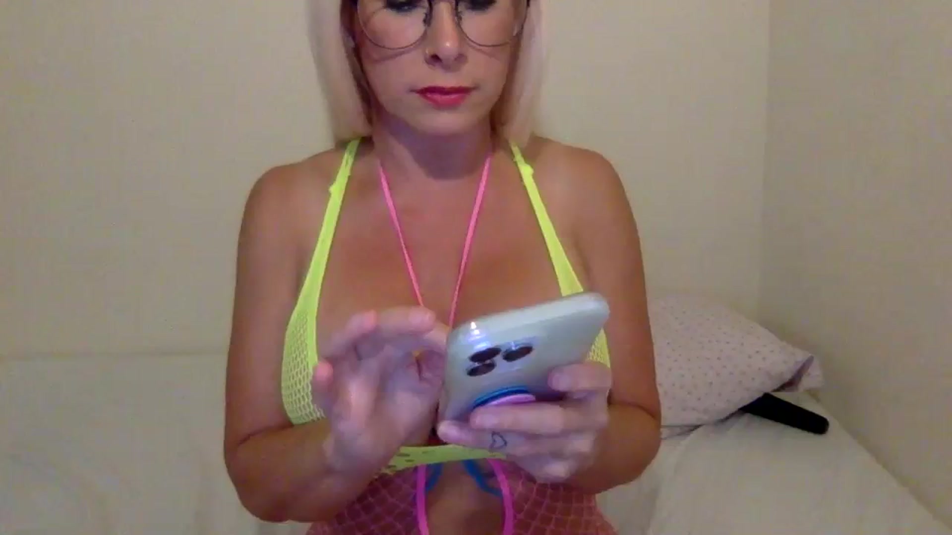 Gallery image thumbnail from BritneyMonroe's myfreecams stream on, 08/28/2023, 05:17 image 1 of 20