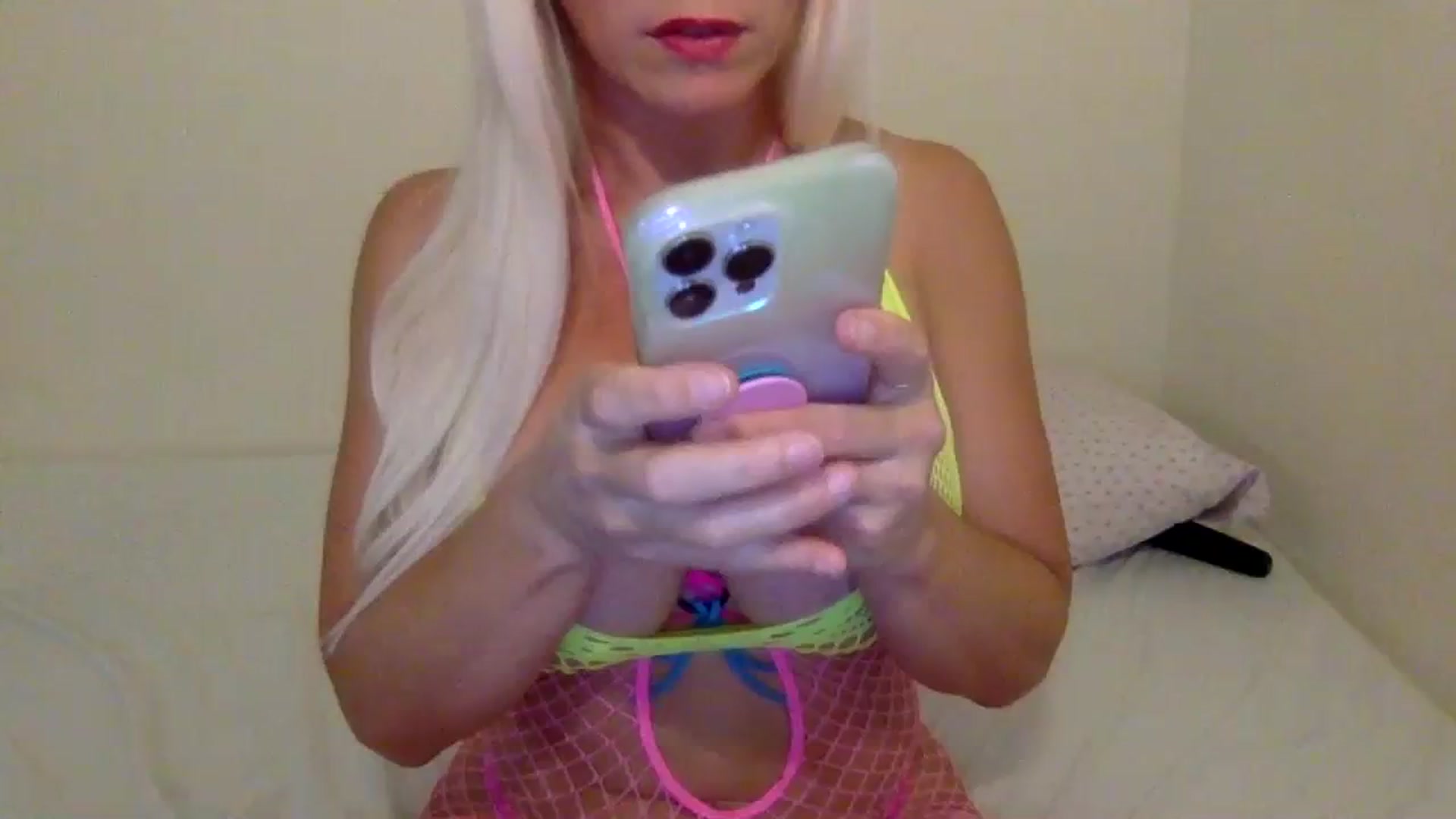 Gallery image thumbnail from BritneyMonroe's myfreecams stream on, 08/28/2023, 05:17 image 6 of 20
