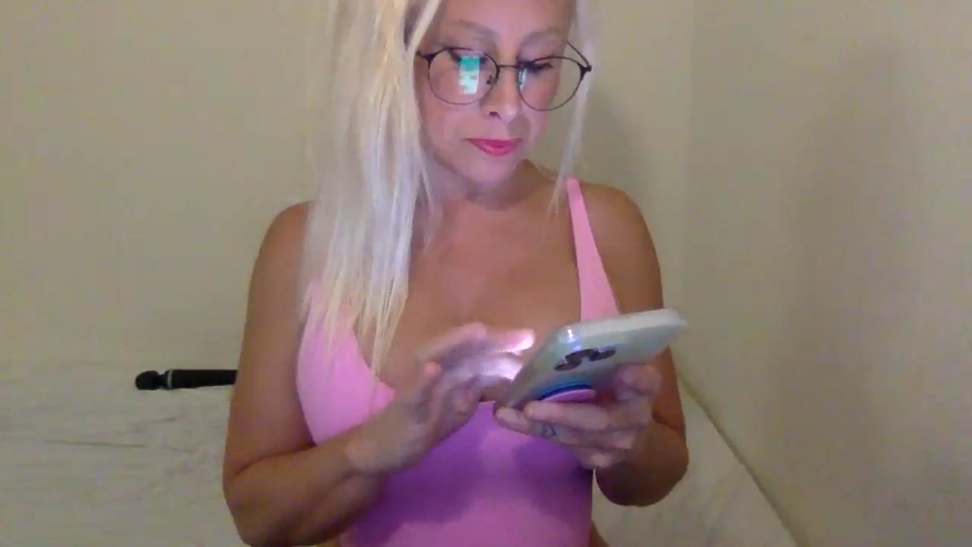 Gallery image thumbnail from BritneyMonroe's myfreecams stream on, 09/01/2023, 05:05 image 15 of 20