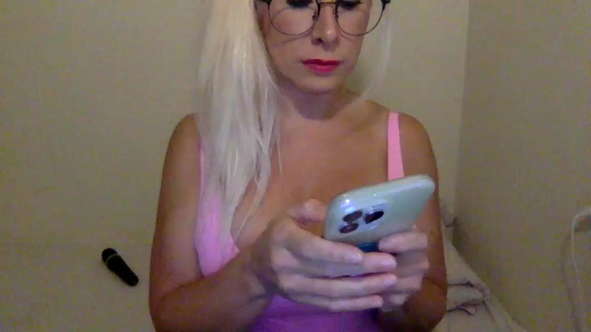 Gallery image thumbnail from BritneyMonroe's myfreecams stream on, 09/03/2023, 16:21 image 1 of 20