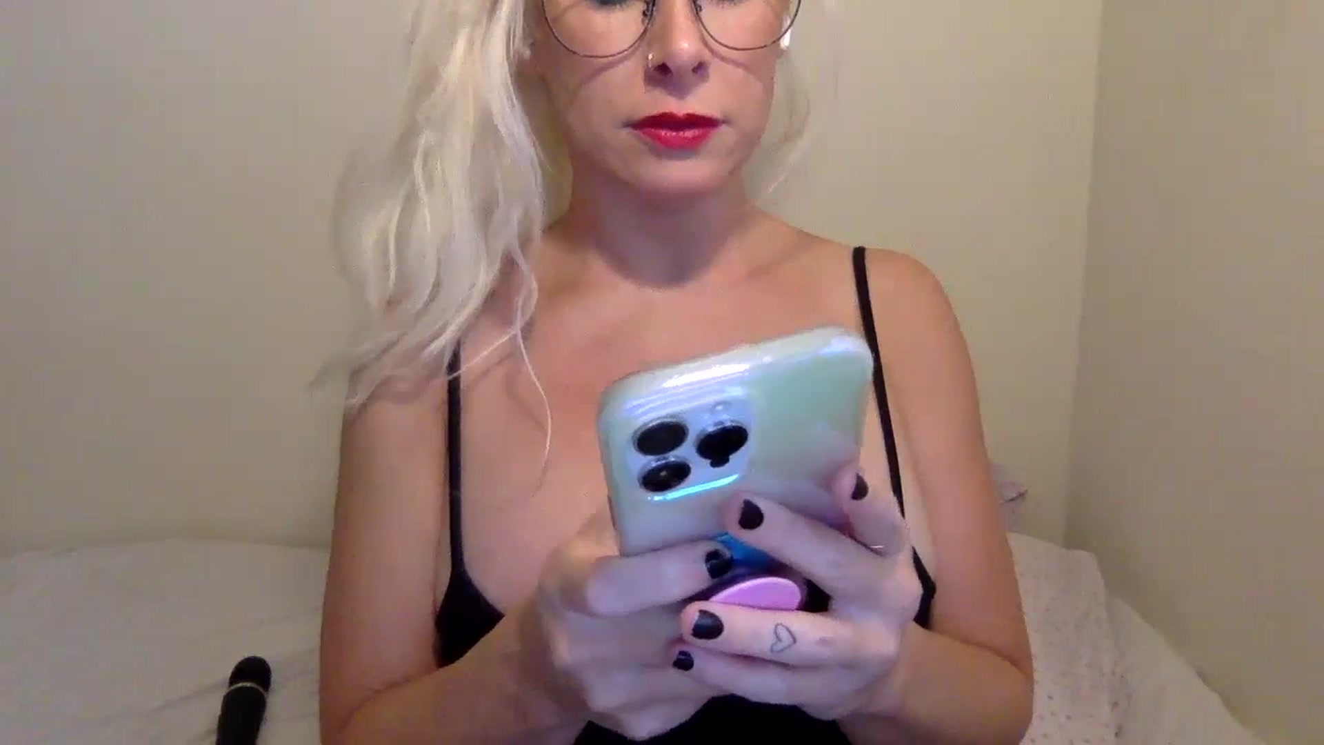 Gallery image thumbnail from BritneyMonroe's myfreecams stream on, 09/12/2023, 19:27 image 10 of 20