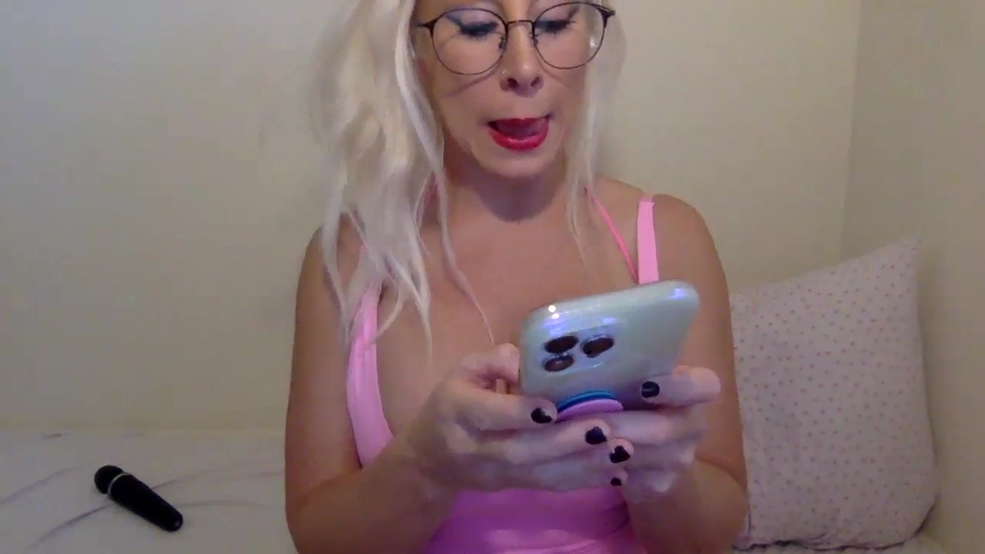 Gallery image thumbnail from BritneyMonroe's myfreecams stream on, 09/16/2023, 21:37 image 10 of 20