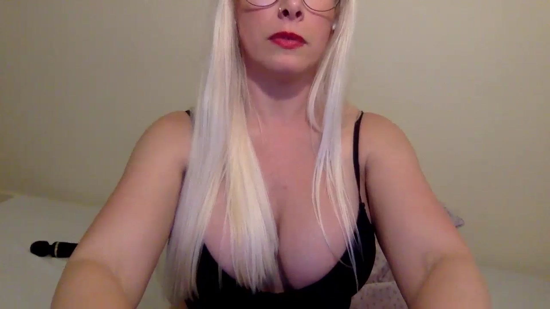 Gallery image thumbnail from BritneyMonroe's myfreecams stream on, 11/12/2023, 06:44 image 18 of 20