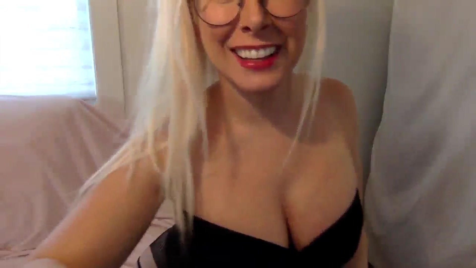 Gallery image thumbnail from BritneyMonroe's myfreecams stream on, 11/25/2023, 19:23 image 8 of 20