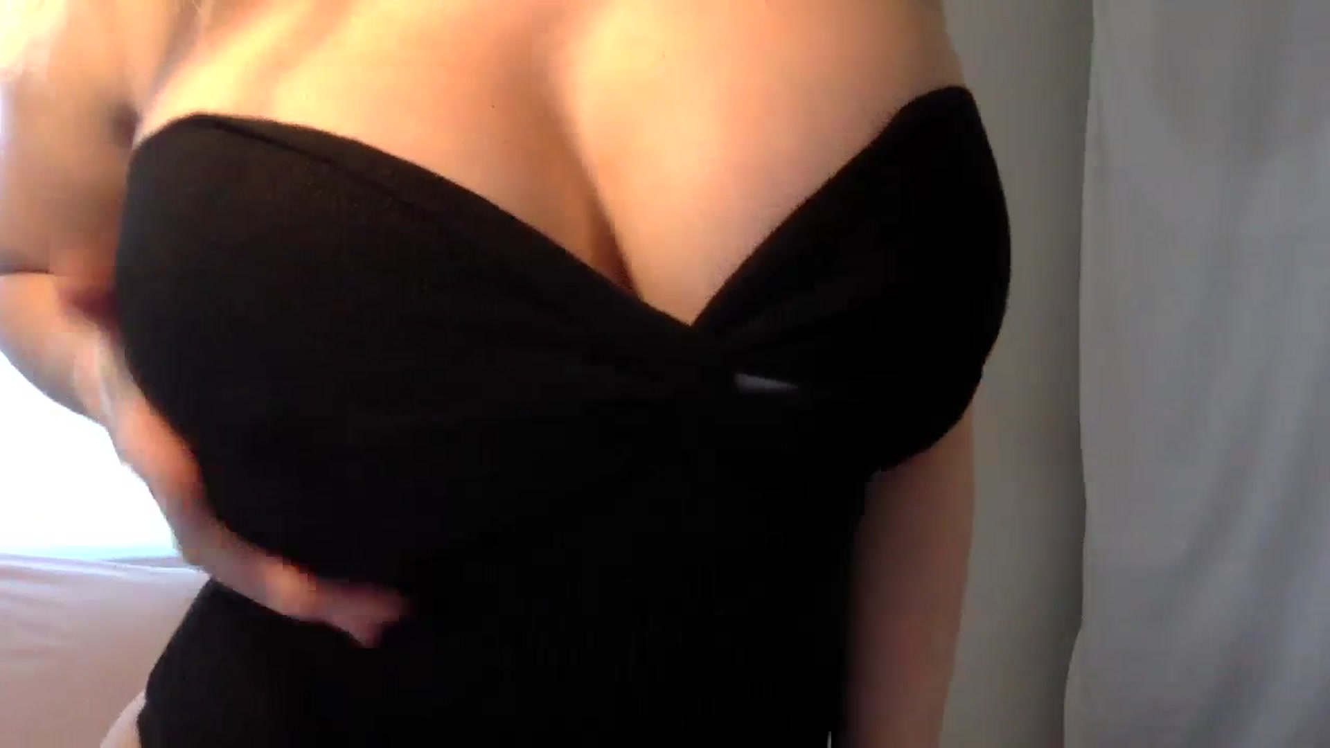 Gallery image thumbnail from BritneyMonroe's myfreecams stream on, 11/25/2023, 20:50 image 10 of 20