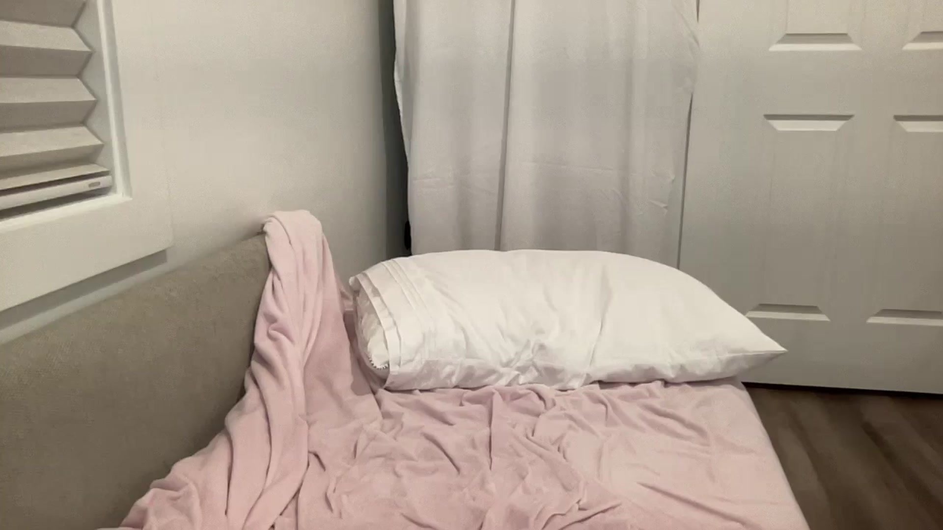 Gallery image thumbnail from BritneyMonroe's myfreecams stream on, 12/22/2023, 03:12 image 17 of 20