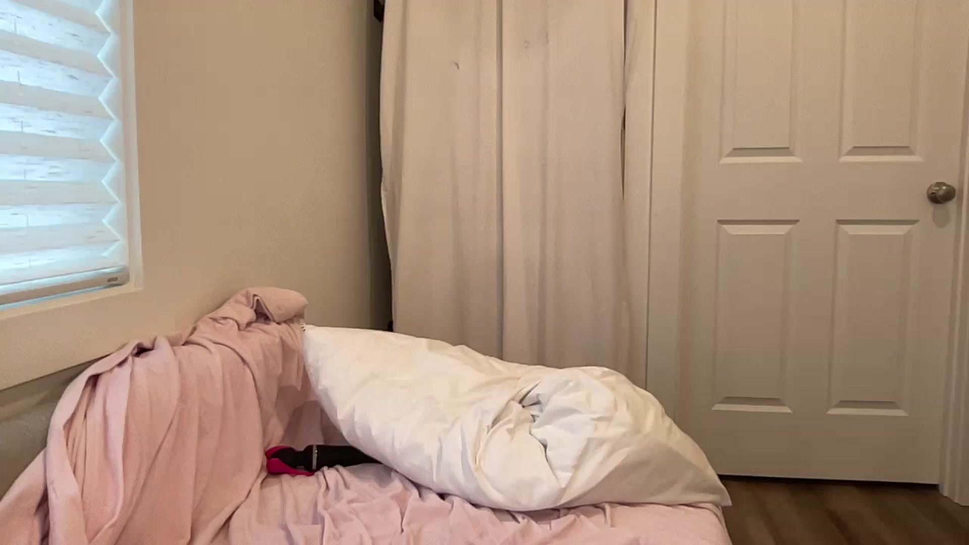 Gallery image thumbnail from BritneyMonroe's myfreecams stream on, 12/22/2023, 18:48 image 2 of 20