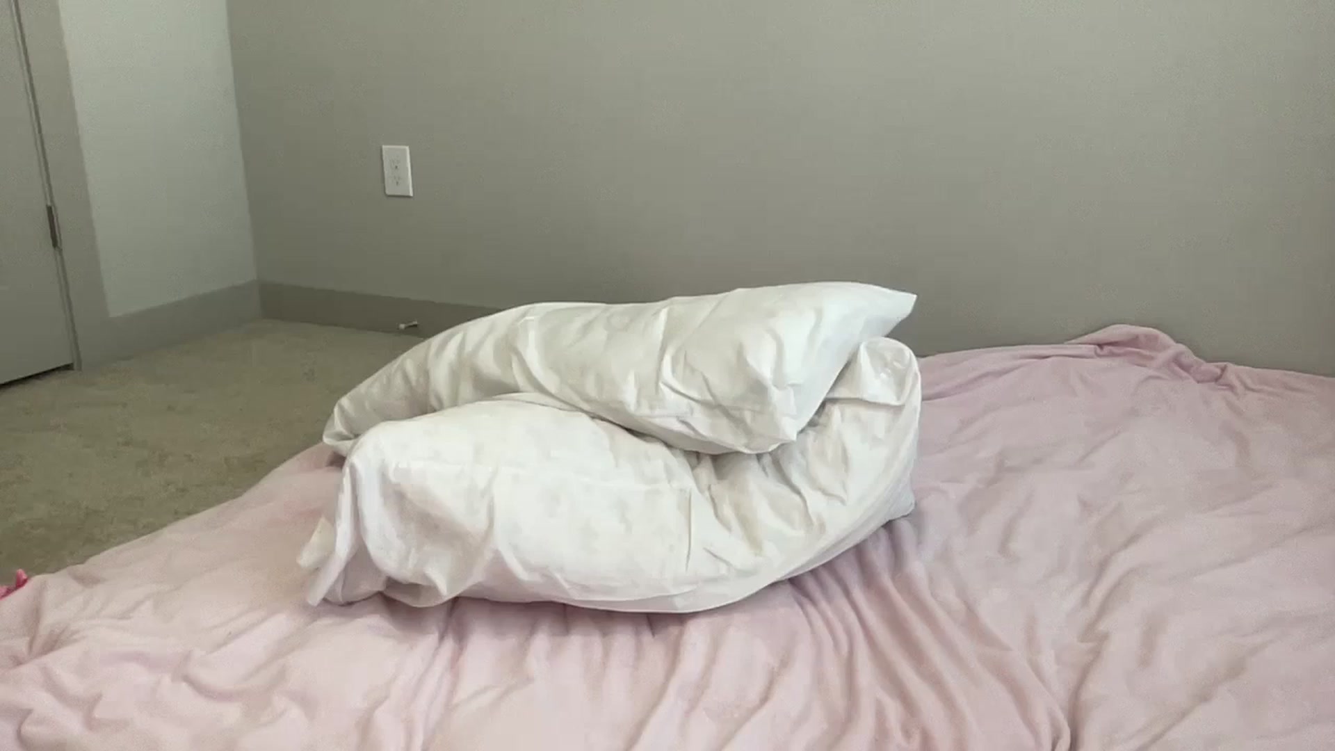 Gallery image thumbnail from BritneyMonroe's myfreecams stream on, 02/16/2024, 18:51 image 17 of 20