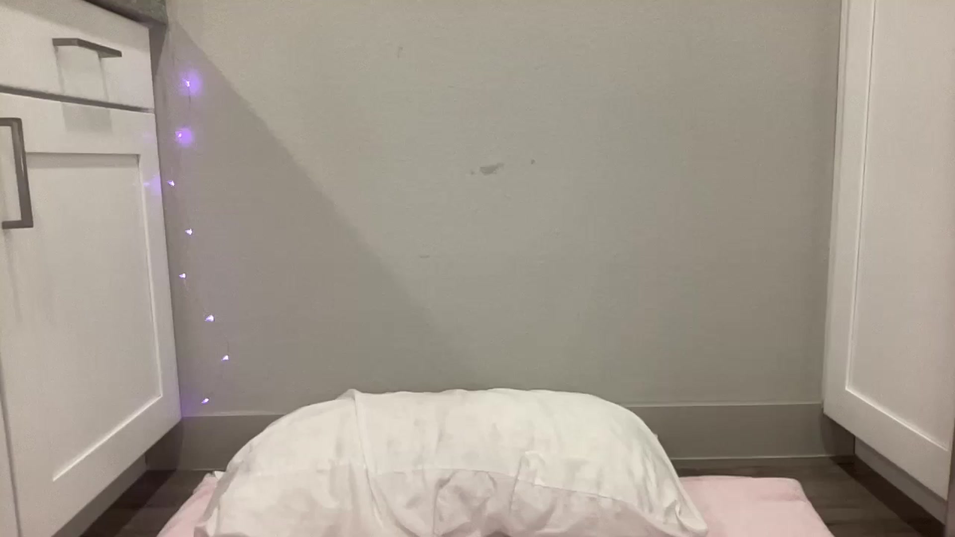 Gallery image thumbnail from BritneyMonroe's myfreecams stream on, 03/05/2024, 05:05 image 1 of 20