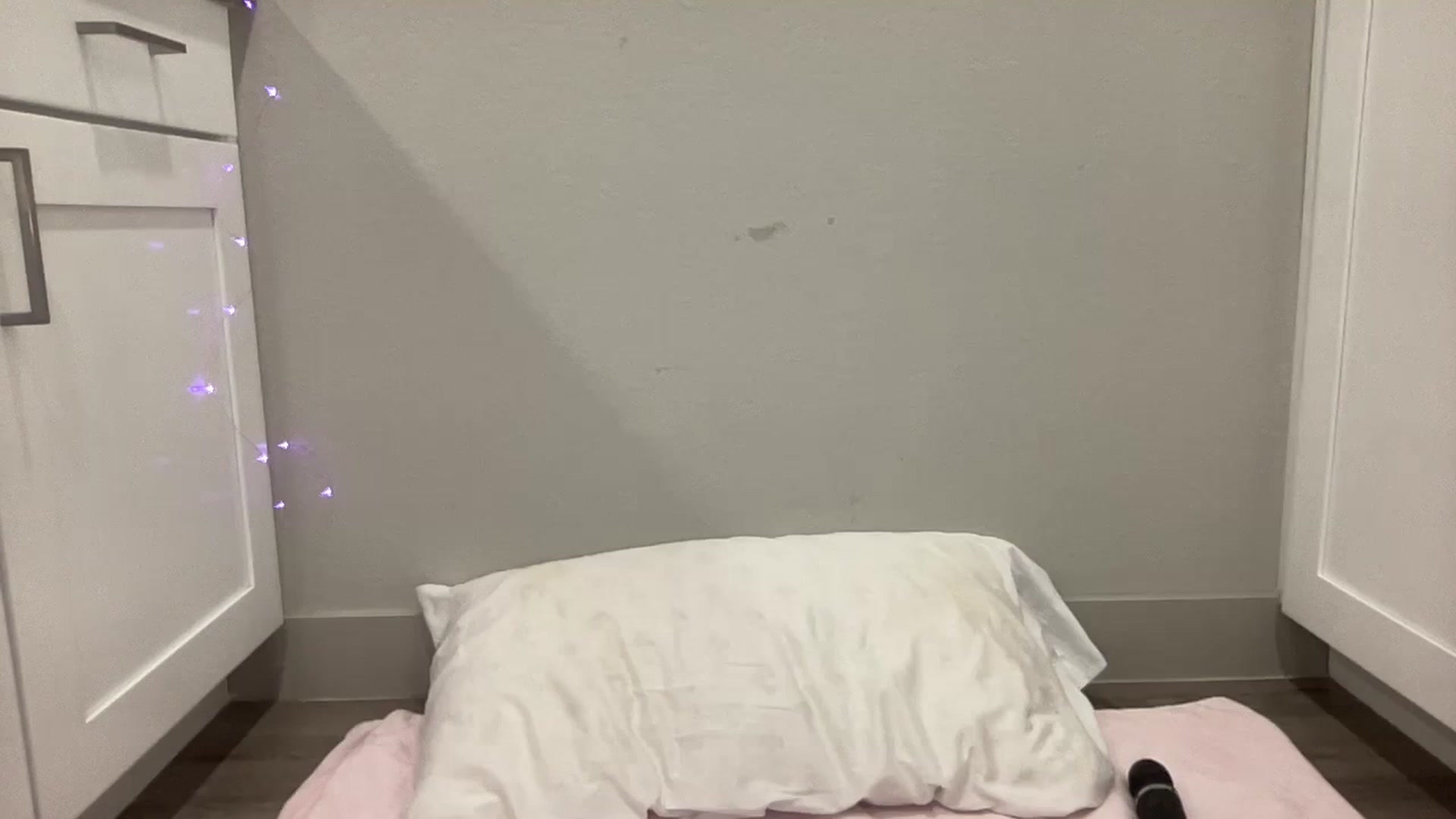Gallery image thumbnail from BritneyMonroe's myfreecams stream on, 03/12/2024, 06:14 image 6 of 20