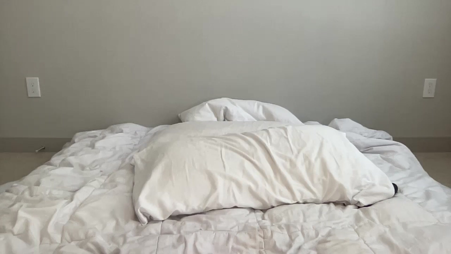 Gallery image thumbnail from BritneyMonroe's myfreecams stream on, 04/18/2024, 17:55 image 16 of 20
