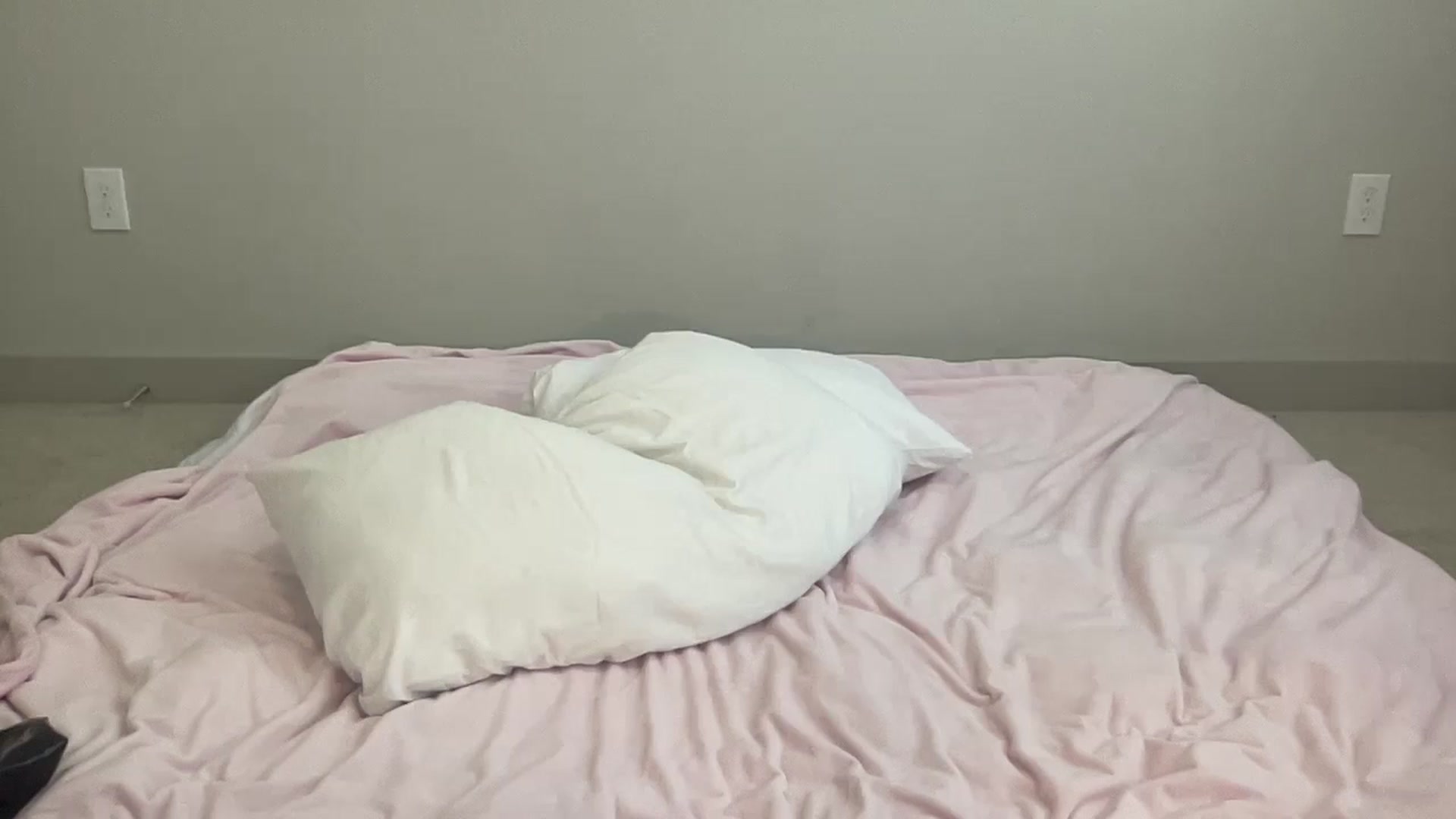 Gallery image thumbnail from BritneyMonroe's myfreecams stream on, 05/14/2024, 18:53 image 15 of 20