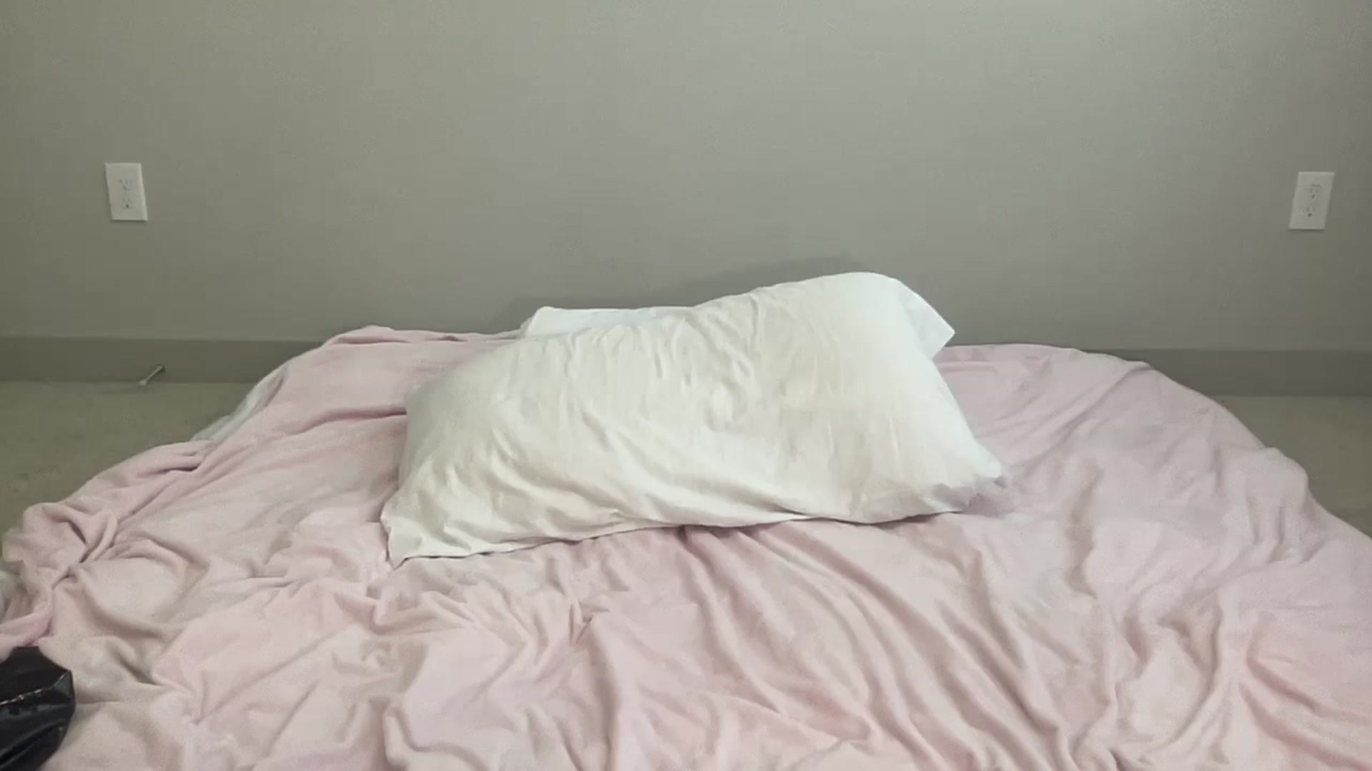Gallery image thumbnail from BritneyMonroe's myfreecams stream on, 05/14/2024, 20:02 image 14 of 20