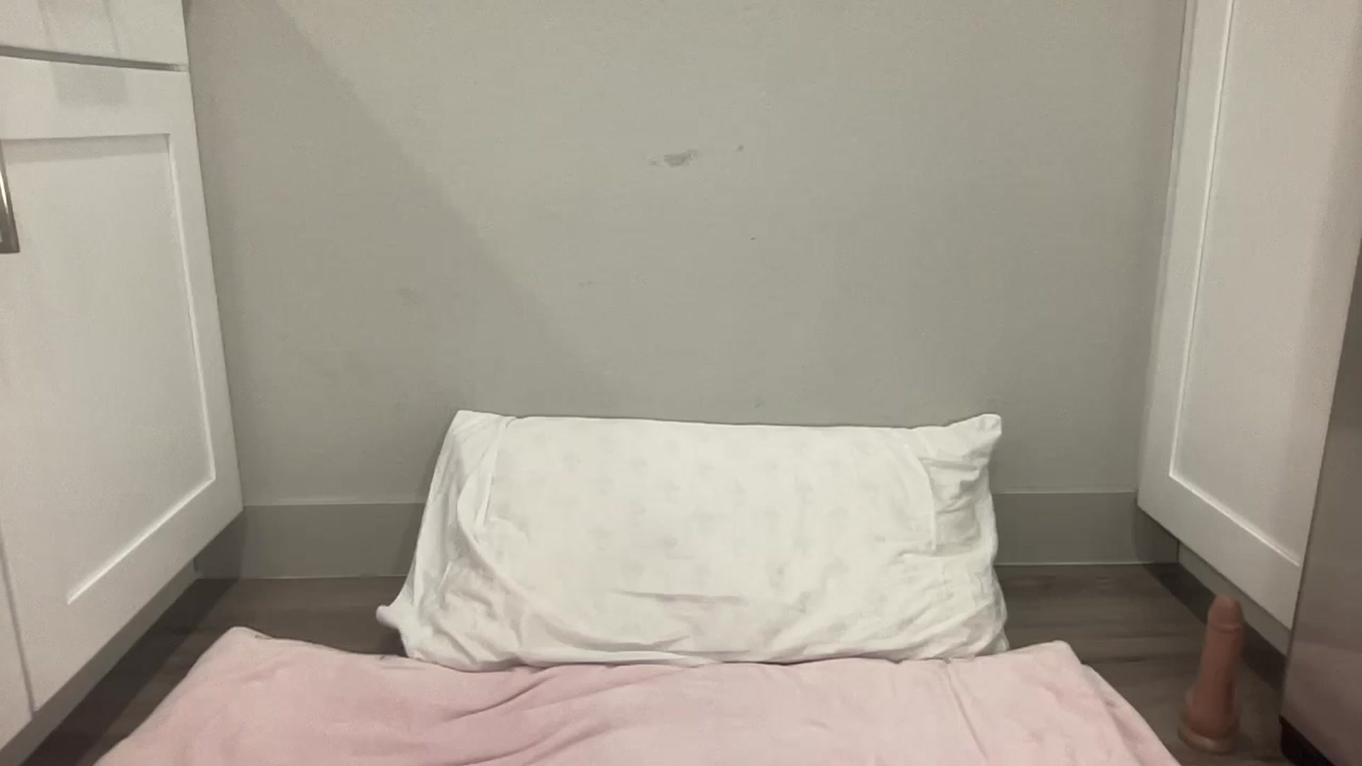Gallery image thumbnail from BritneyMonroe's myfreecams stream on, 05/15/2024, 07:27 image 13 of 20