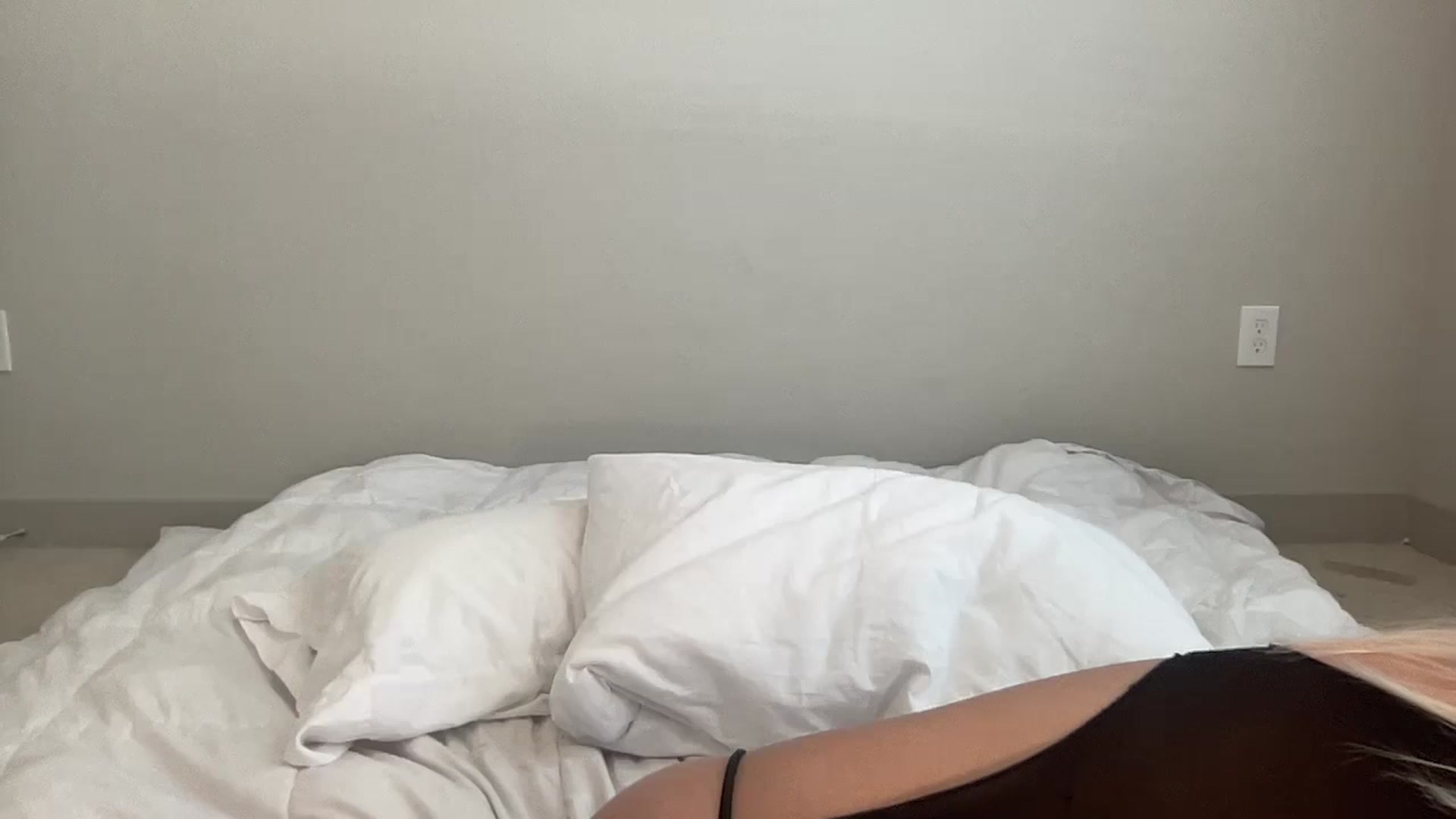 Gallery image thumbnail from BritneyMonroe's myfreecams stream on, 05/23/2024, 19:34 image 9 of 20
