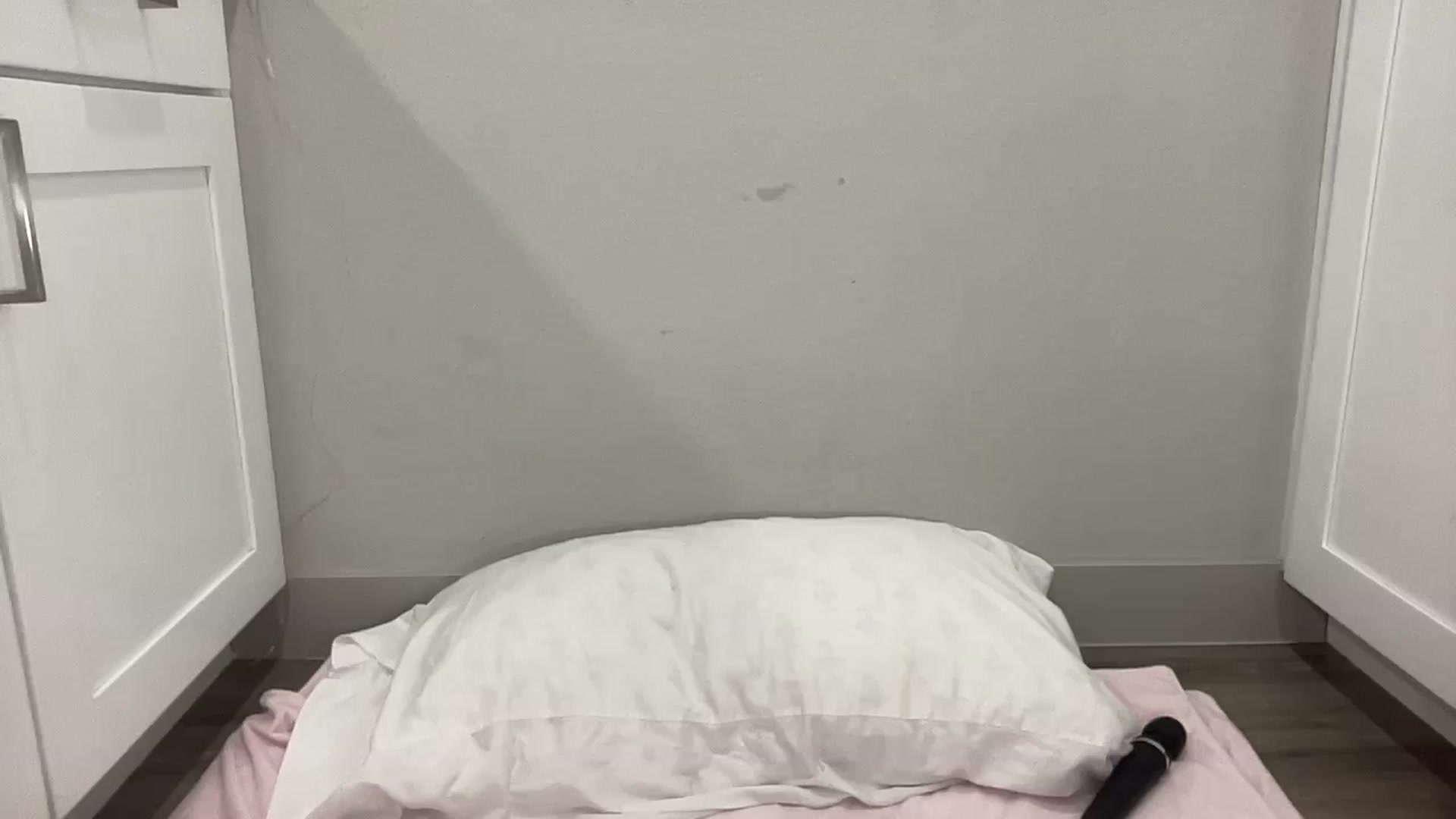 Gallery image thumbnail from BritneyMonroe's myfreecams stream on, 05/27/2024, 17:46 image 13 of 20