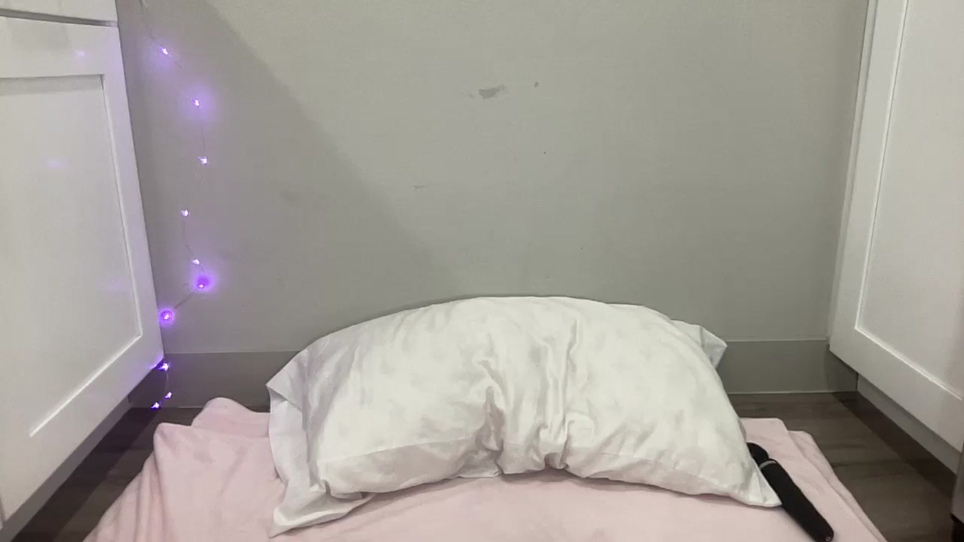 Gallery image thumbnail from BritneyMonroe's myfreecams stream on, 05/27/2024, 22:11 image 4 of 20