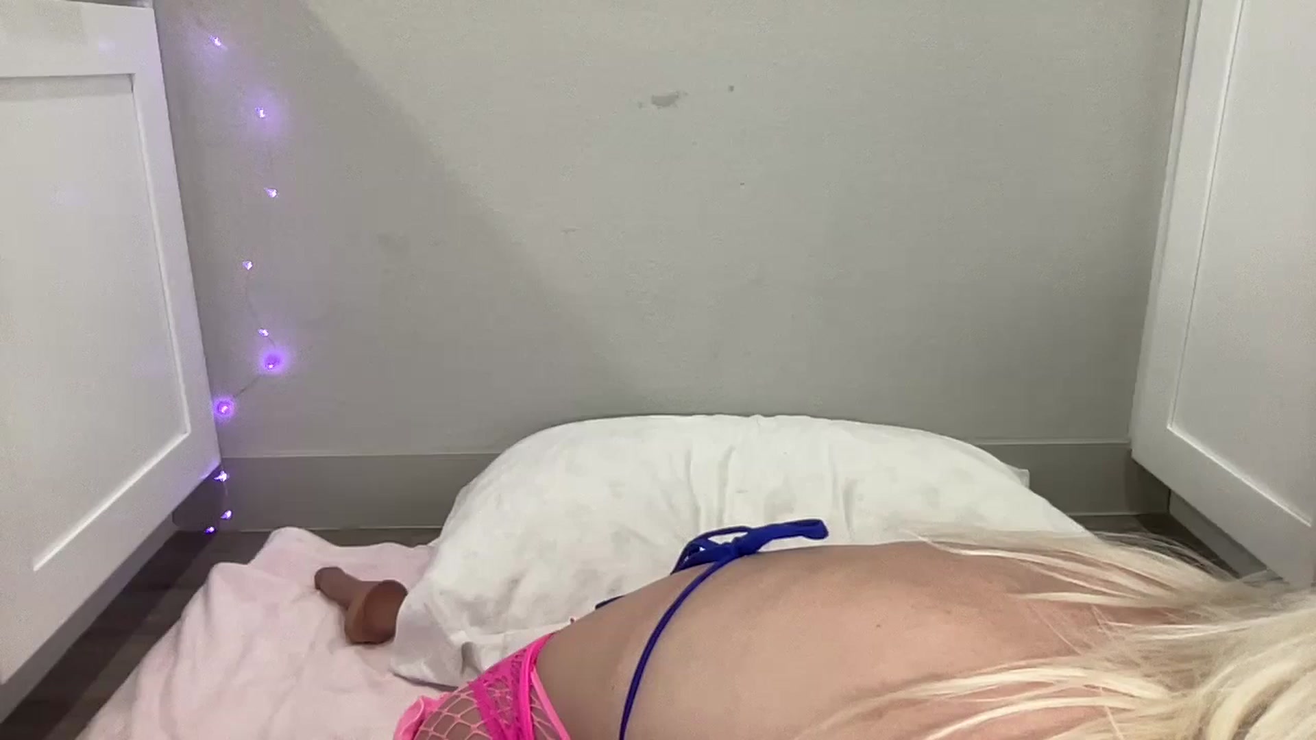 Gallery image thumbnail from BritneyMonroe's myfreecams stream on, 05/28/2024, 01:30 image 4 of 20