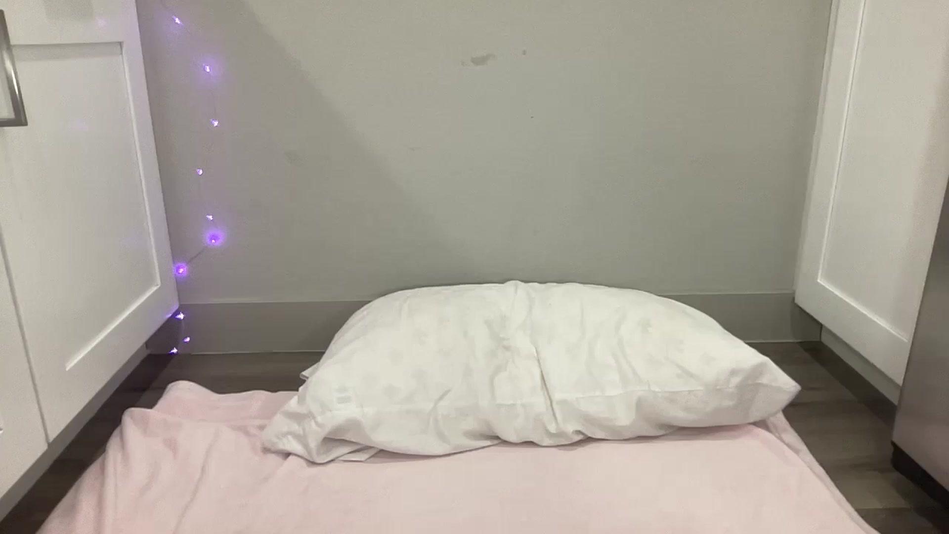 Gallery image thumbnail from BritneyMonroe's myfreecams stream on, 05/28/2024, 02:45 image 14 of 20