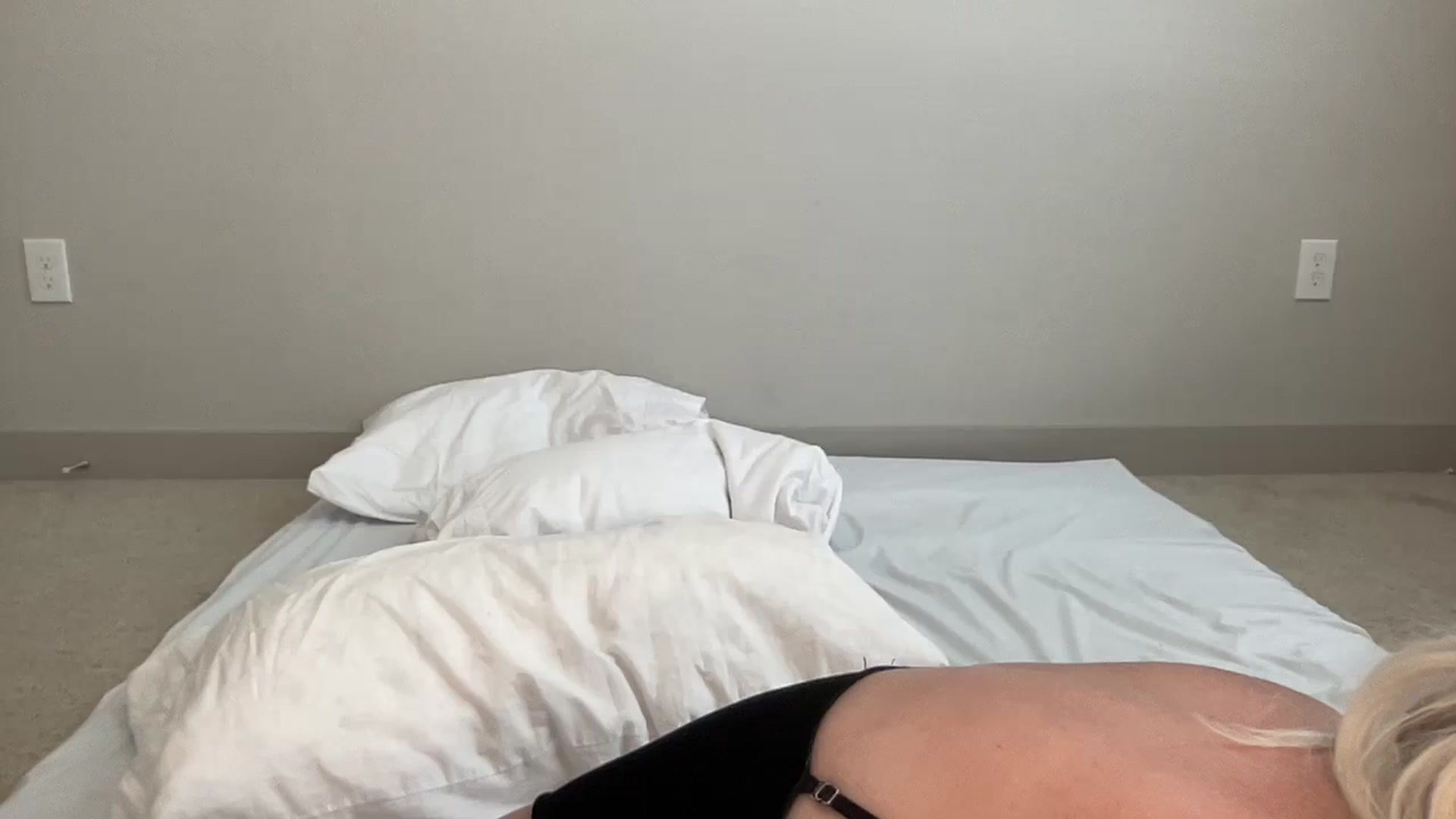 Gallery image thumbnail from BritneyMonroe's myfreecams stream on, 06/06/2024, 20:06 image 6 of 20