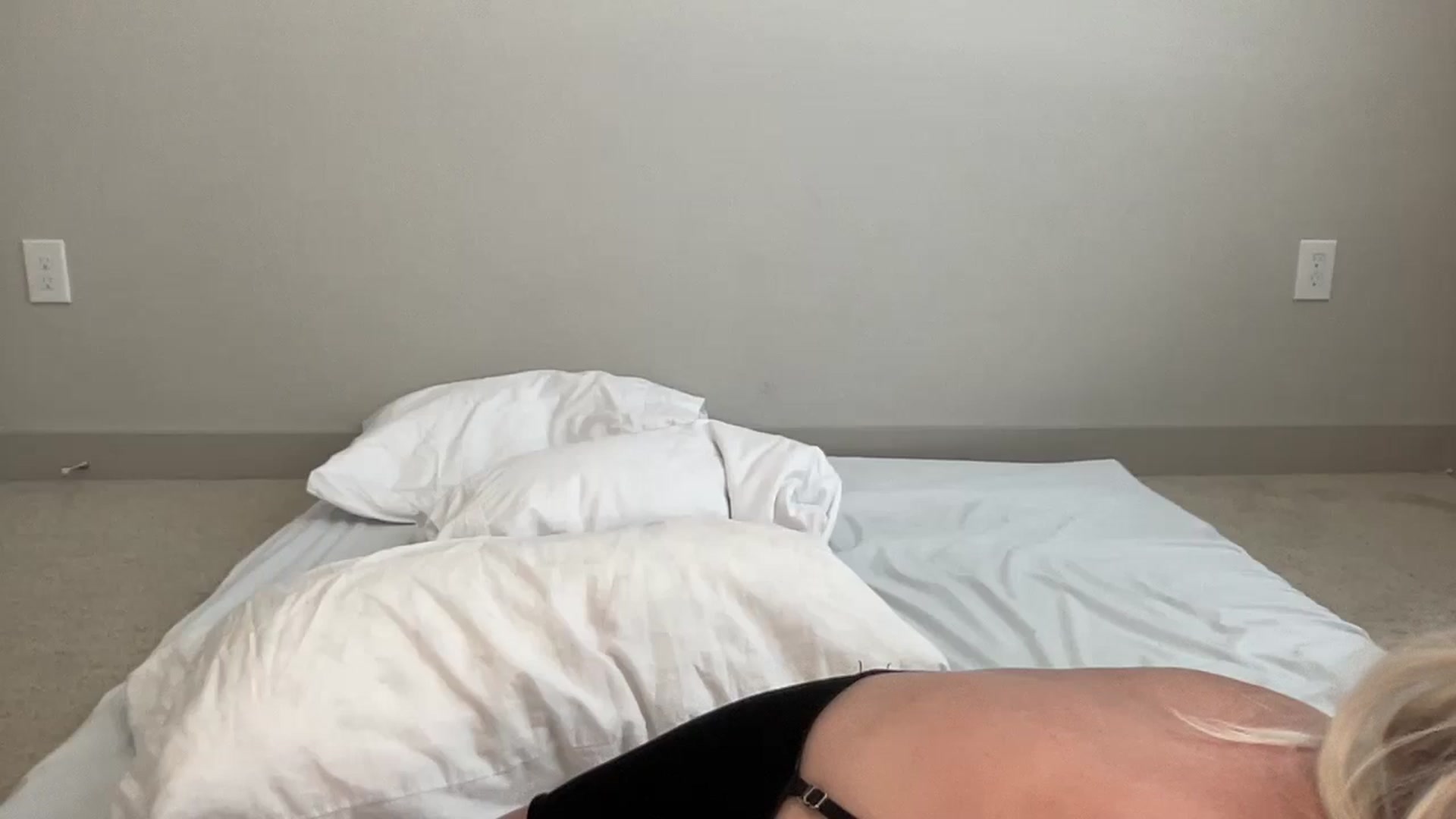 Gallery image thumbnail from BritneyMonroe's myfreecams stream on, 06/06/2024, 20:06 image 8 of 20
