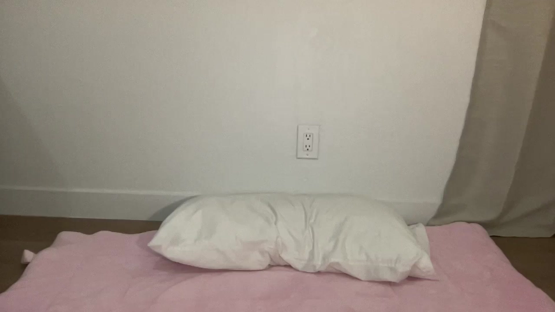 Gallery image thumbnail from BritneyMonroe's myfreecams stream on, 08/04/2024, 07:18 image 10 of 20