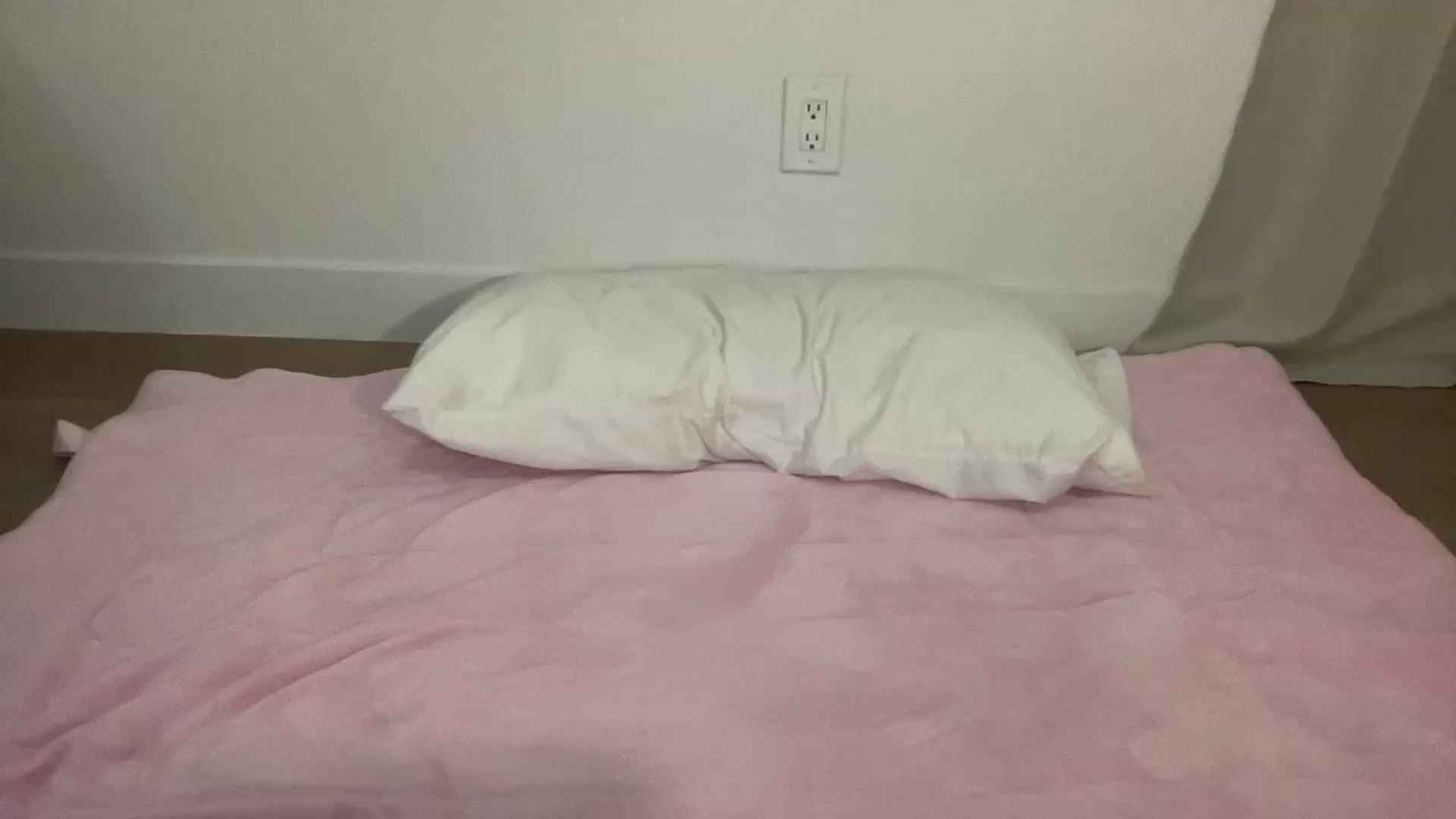 Gallery image thumbnail from BritneyMonroe's myfreecams stream on, 08/04/2024, 07:18 image 14 of 20