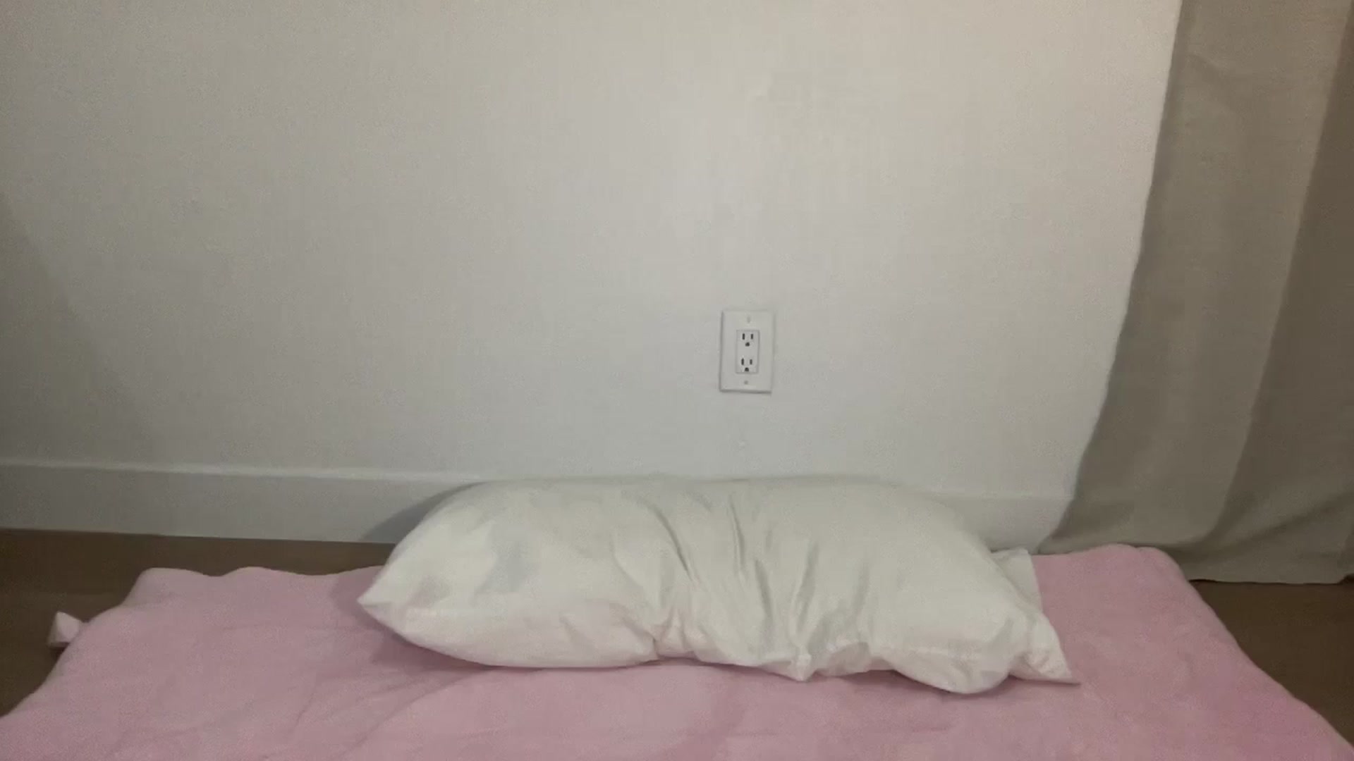Gallery image thumbnail from BritneyMonroe's myfreecams stream on, 08/04/2024, 07:32 image 1 of 20
