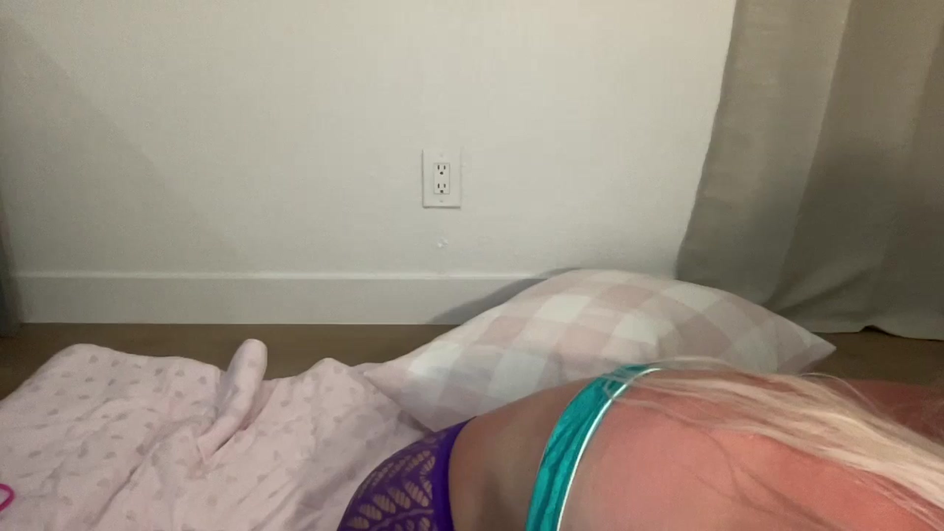 Gallery image thumbnail from BritneyMonroe's myfreecams stream on, 08/05/2024, 06:37 image 13 of 20