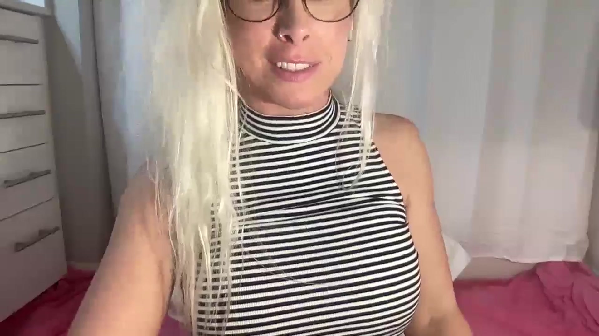 Gallery image thumbnail from BritneyMonroe's myfreecams stream on, 10/29/2024, 20:14 image 12 of 20